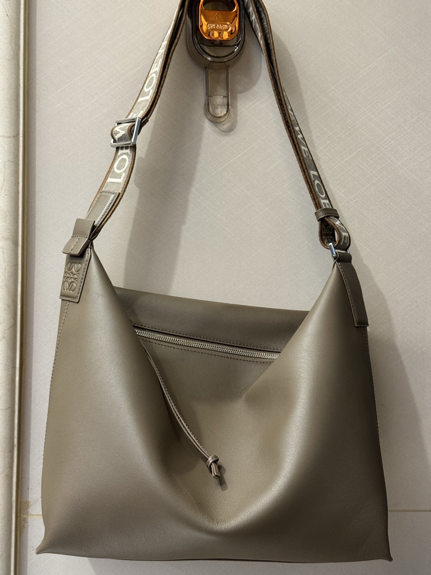 LOEWE Cubi Model 2201  Dimensions: Height 30–16–32