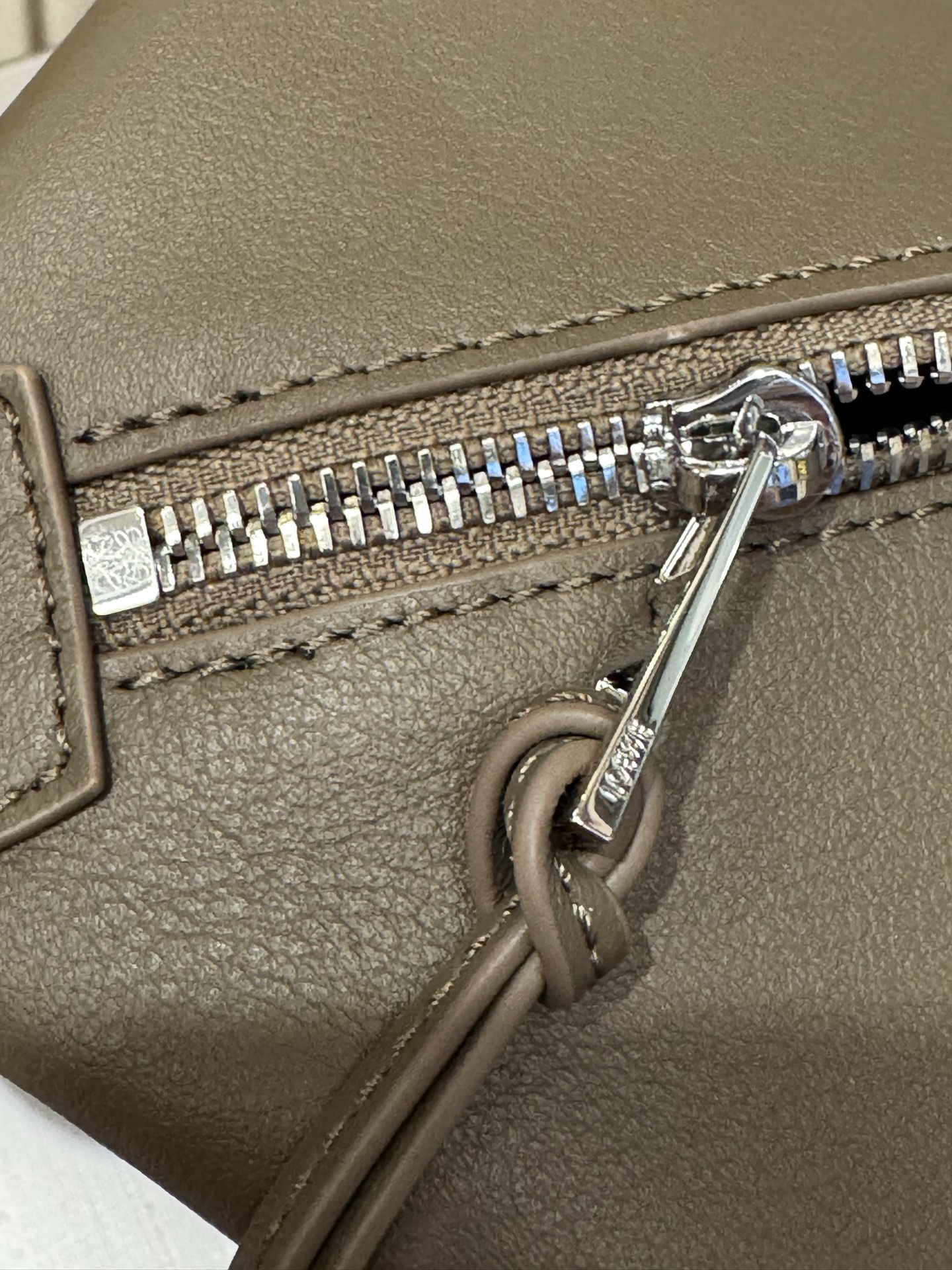 LOEWE Cubi Model 2201  Dimensions: Height 30–16–32