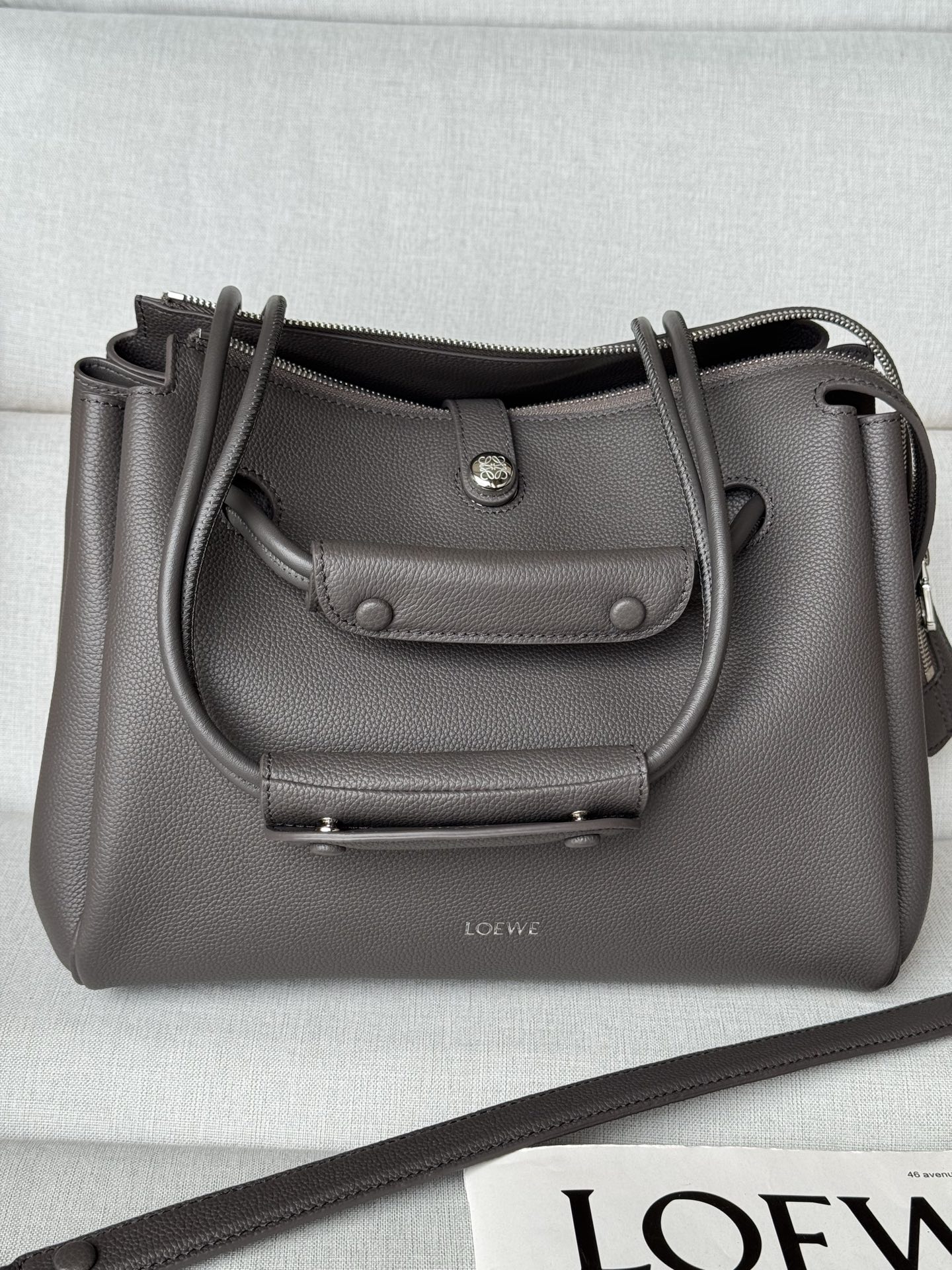 LOEWE Madrid Dimensions: 28.5*11*23cm 0255 Deep Black Medium Soft Calfskin Madrid Handbag