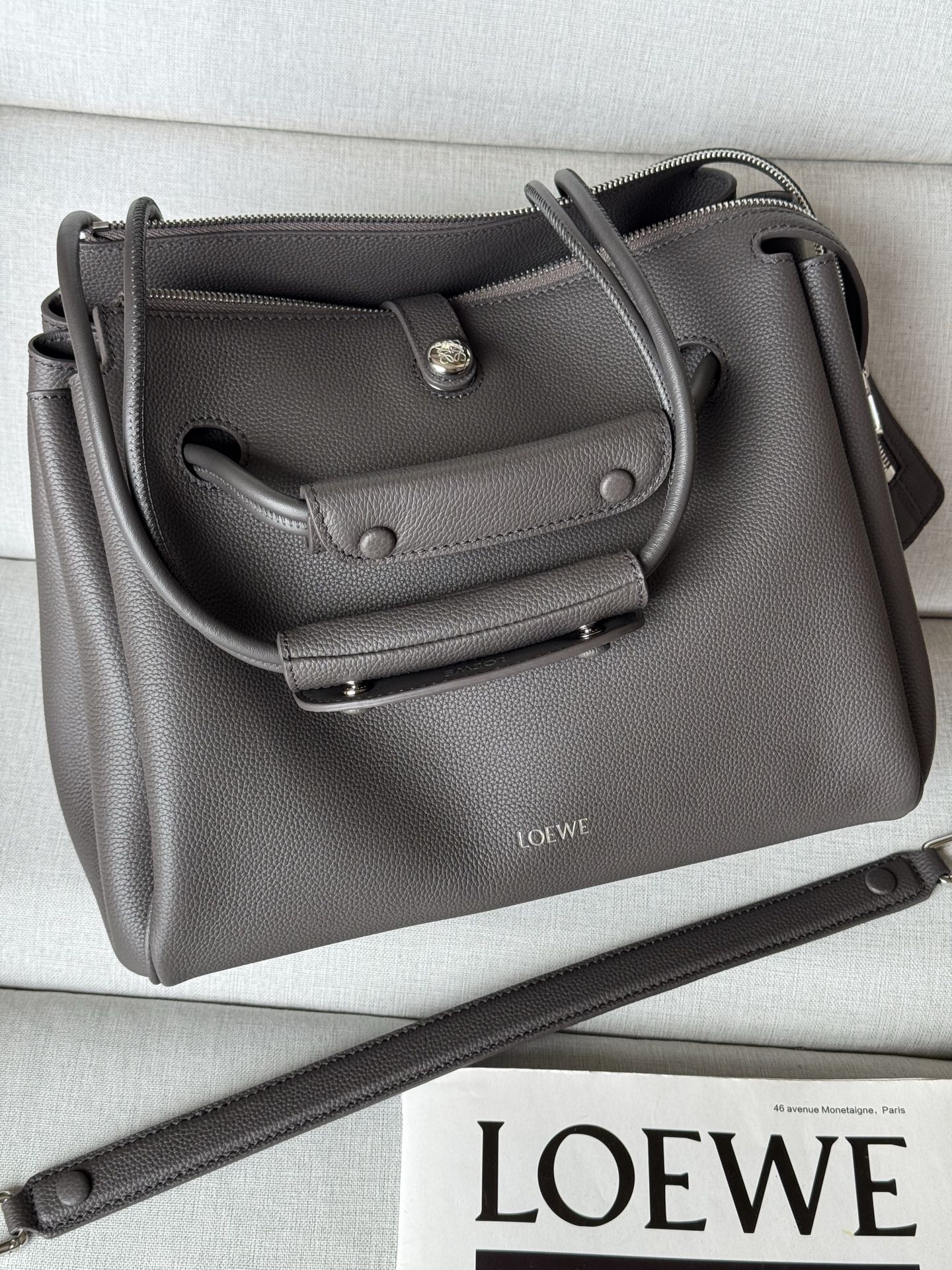 LOEWE Madrid Dimensions: 28.5*11*23cm 0255 Deep Black Medium Soft Calfskin Madrid Handbag