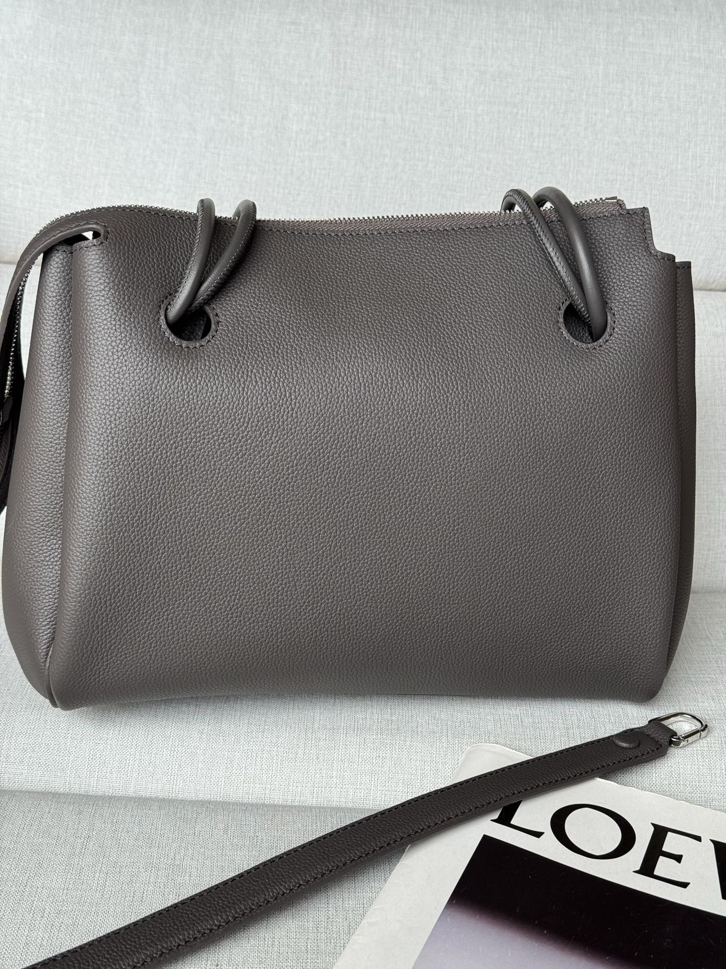 LOEWE Madrid Dimensions: 28.5*11*23cm 0255 Deep Black Medium Soft Calfskin Madrid Handbag