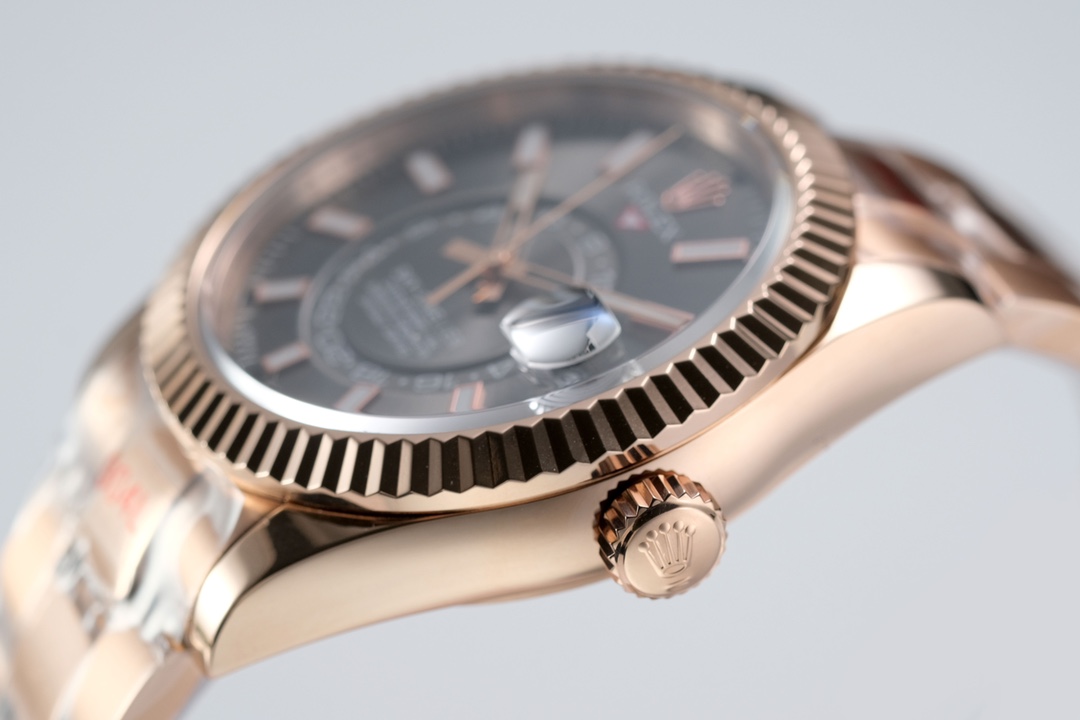 Rolex Sky-Dweller Series  42MM  Calibre 9001 Movement Annual Calendar Dual-Time Zone Stainless Steel Men's Watch