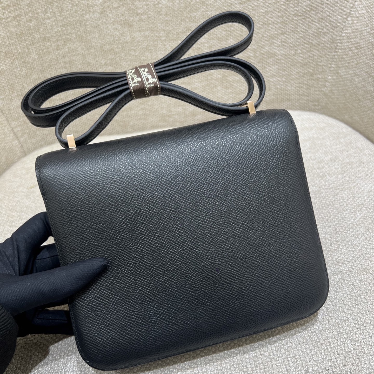 Hermès Model: Constance 19 Color: Black with rose gold hardware Dimensions: 19cm x 15cm x 4cm