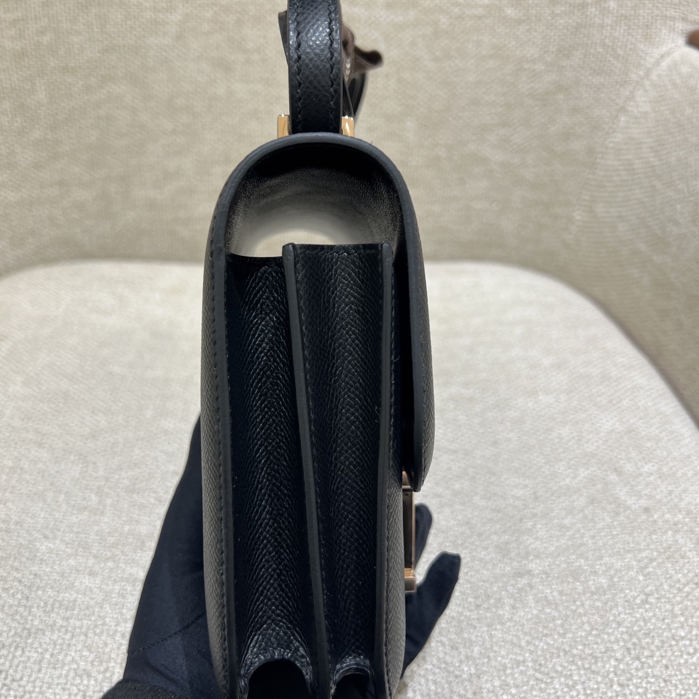 Hermès Model: Constance 19 Color: Black with rose gold hardware Dimensions: 19cm x 15cm x 4cm