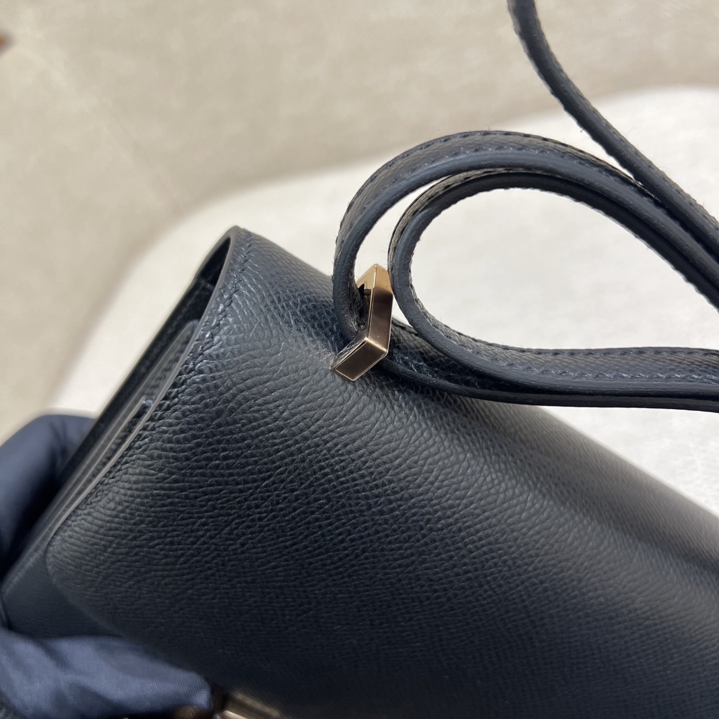 Hermès Model: Constance 19 Color: Black with rose gold hardware Dimensions: 19cm x 15cm x 4cm