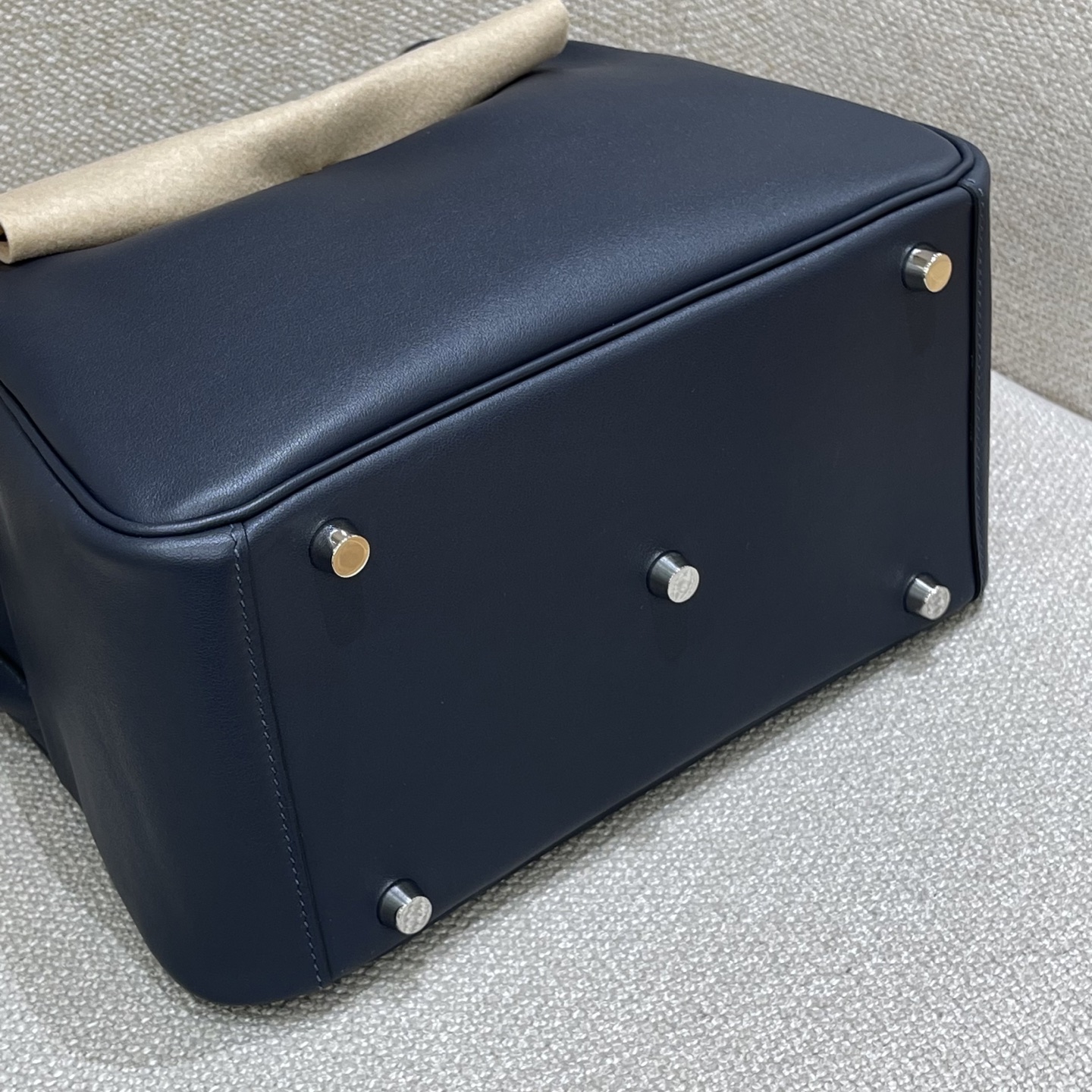 Hermès Model: Lindy 26 Color: Midnight Blue with Rose Purple Accents, Silver Buckle Dimensions: 26cm x 18cm x 13cm