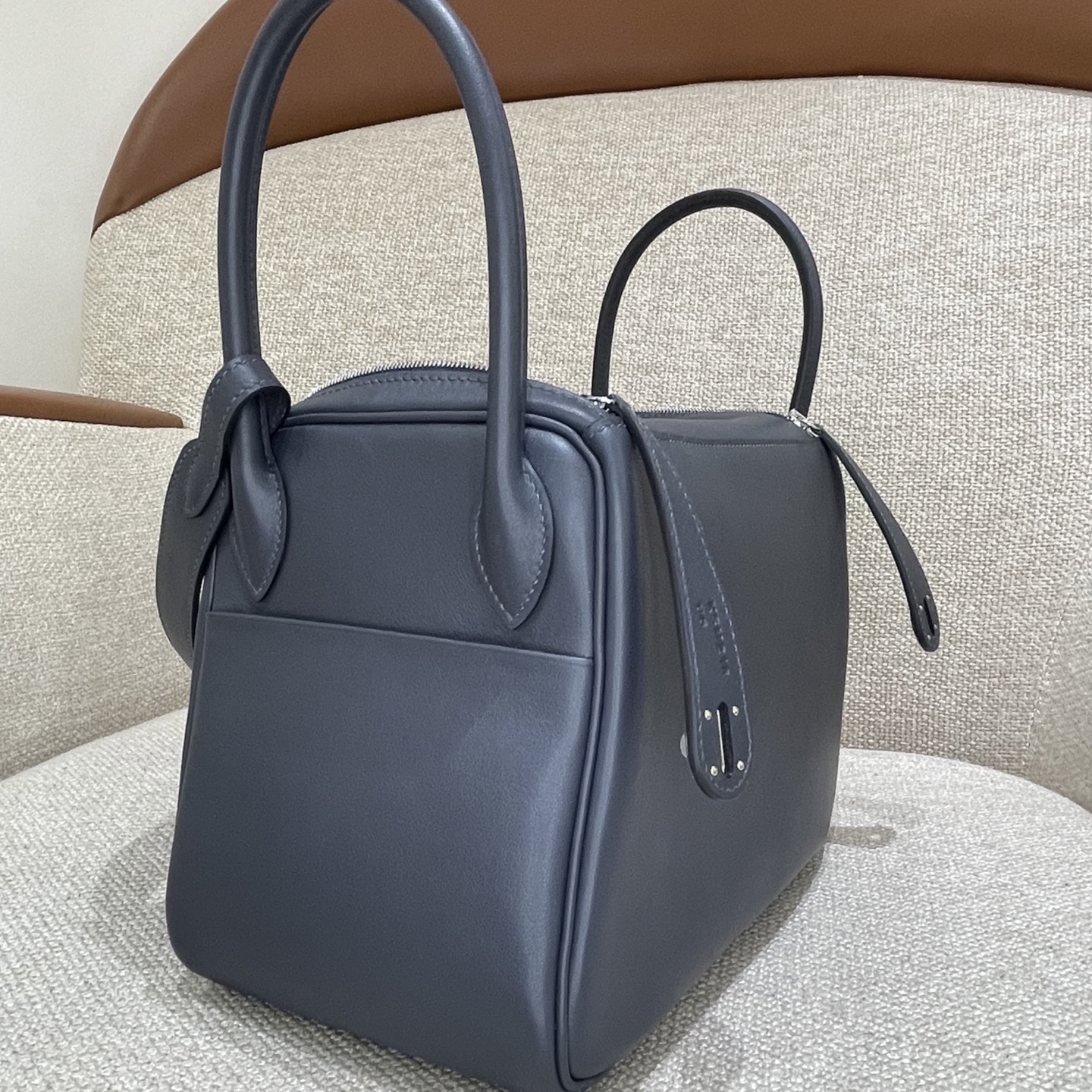 Hermès Model: Lindy 26 Color: Midnight Blue with Rose Purple Accents, Silver Buckle Dimensions: 26cm x 18cm x 13cm