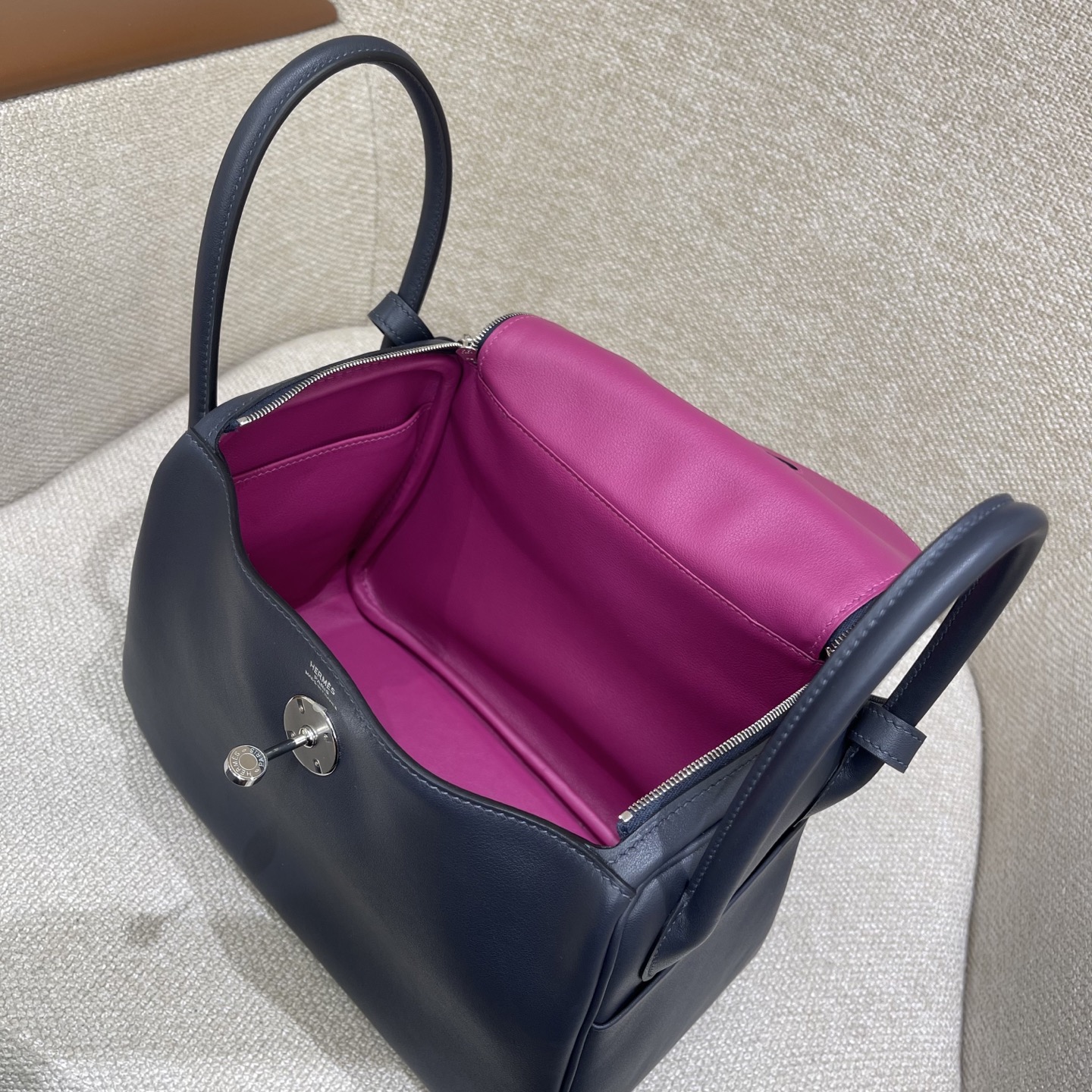 Hermès Model: Lindy 26 Color: Midnight Blue with Rose Purple Accents, Silver Buckle Dimensions: 26cm x 18cm x 13cm