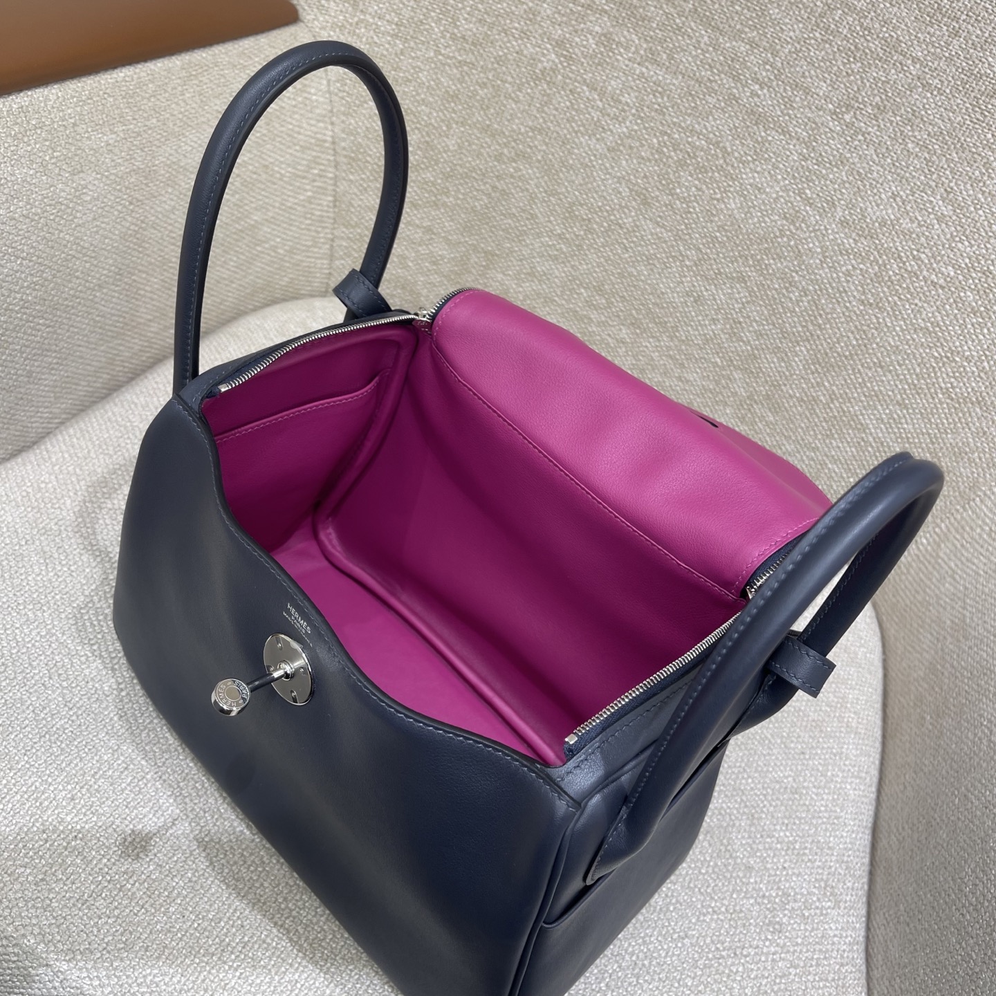 Hermès Model: Lindy 26 Color: Midnight Blue with Rose Purple Accents, Silver Buckle Dimensions: 26cm x 18cm x 13cm