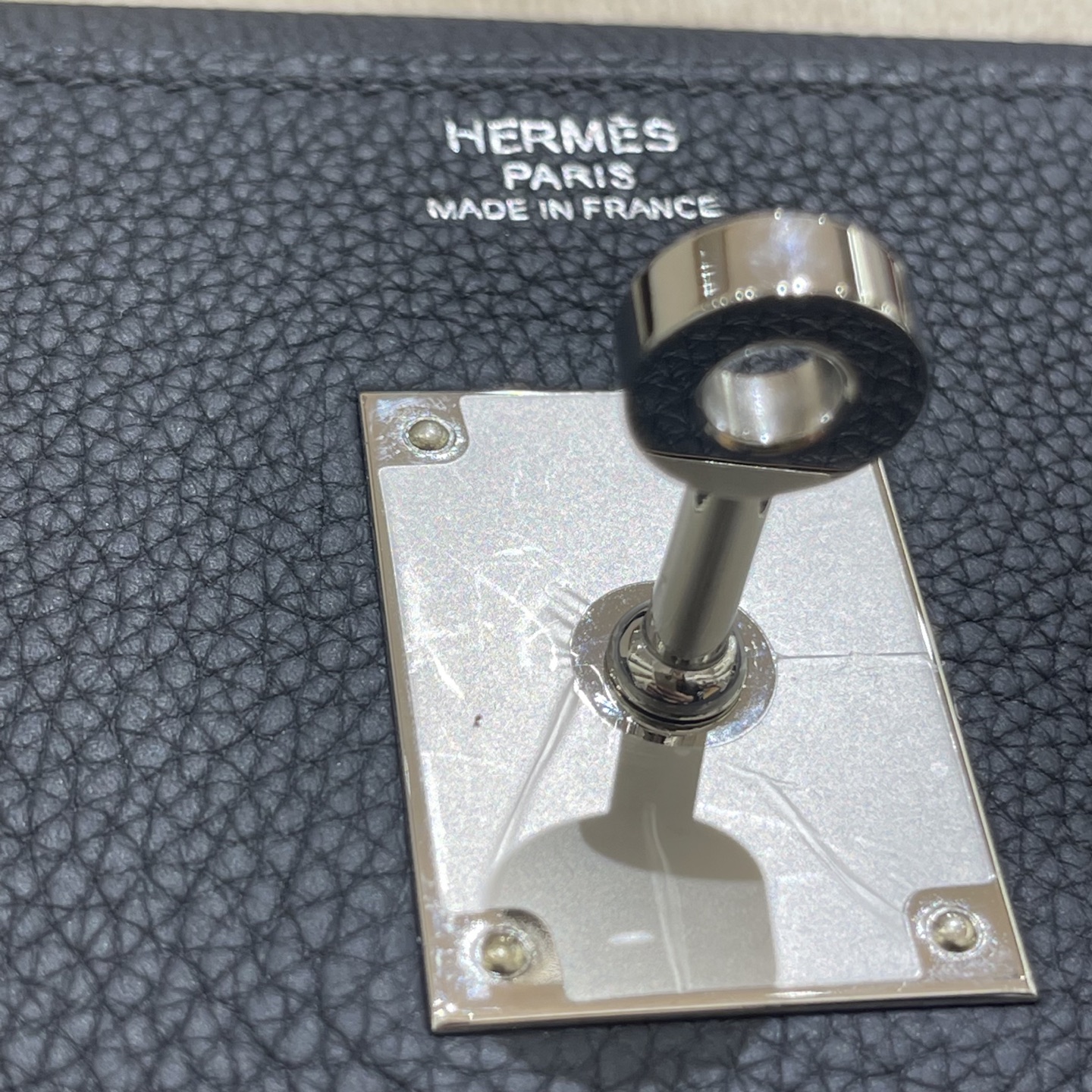 Hermès Model: Kelly Maxi 42 Color: Black with silver hardware Dimensions: 42 × 30 × 14 cm (including handles)