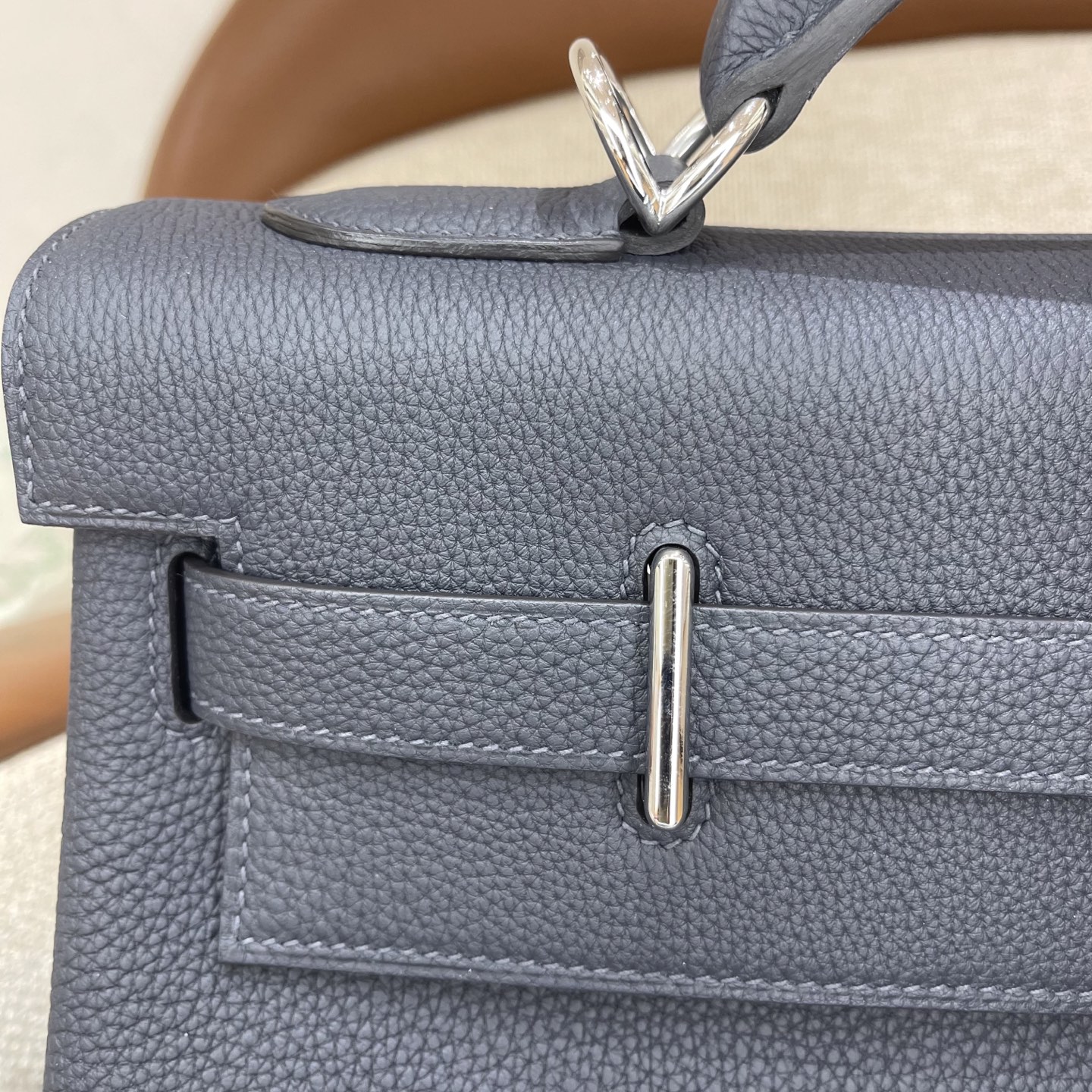 Hermès Model: Kelly Maxi 42 Color: Black with silver hardware Dimensions: 42 × 30 × 14 cm (including handles)