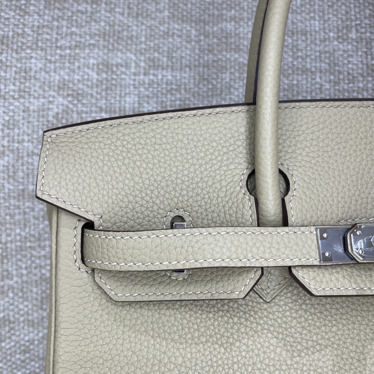 Hermès Model: Birkin 25 Color: Trench Gray with Silver Hardware Dimensions: 25cm x 20cm x 13cm