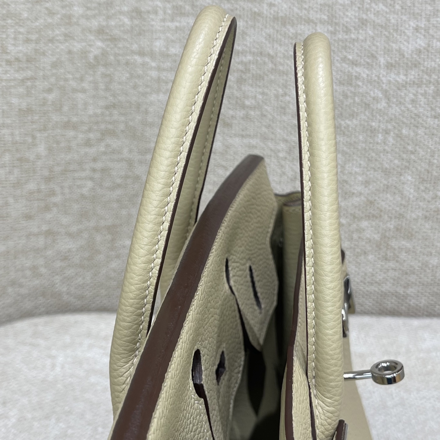 Hermès Model: Birkin 25 Color: Trench Gray with Silver Hardware Dimensions: 25cm x 20cm x 13cm