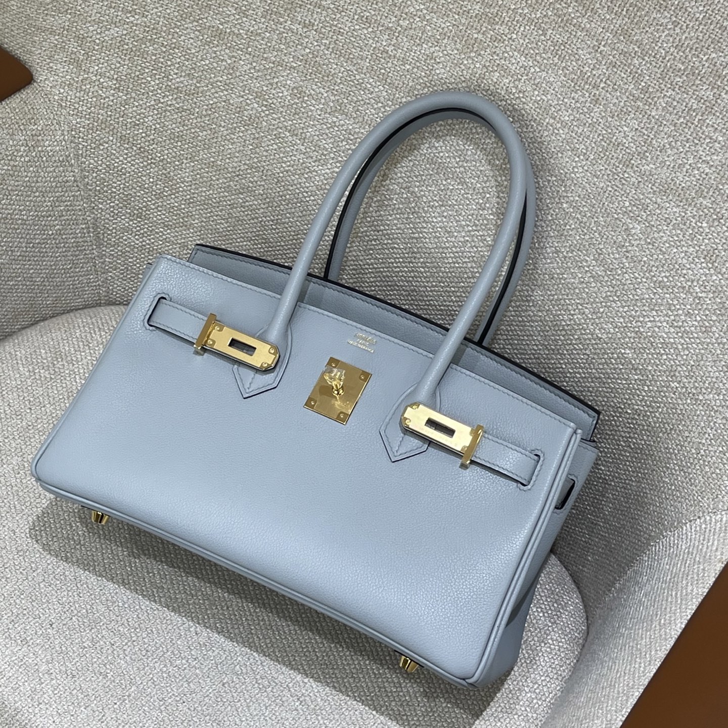 Hermès Model: Shoulder 29 Color: Glacier Blue with Gold Hardware Dimensions: 29cm x 16cm x 13.5cm