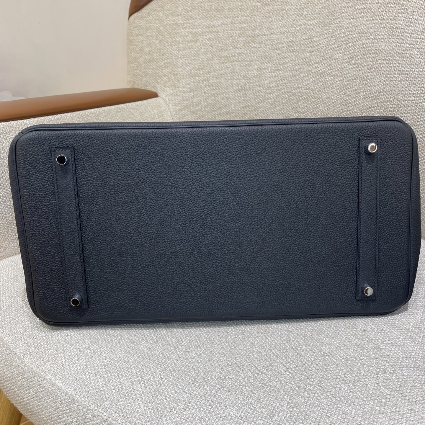 Hermès Model: Birkin 40 Color: Black with Silver Hardware Dimensions: 40cm x 30cm x 21cm