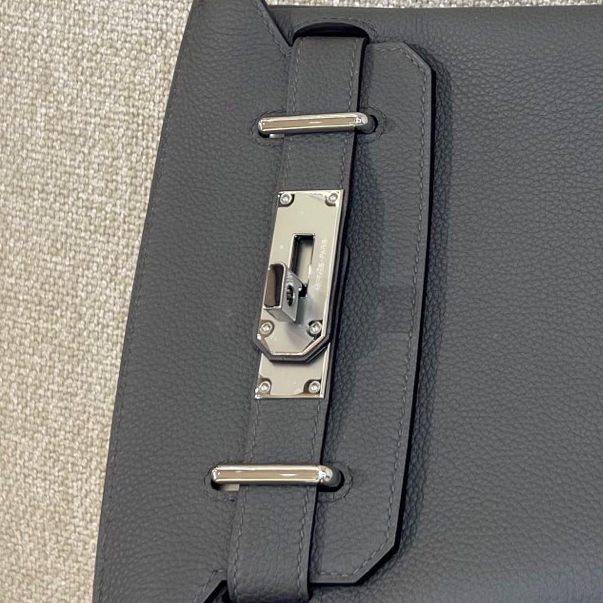 Hermès Model: HAC dos Color: Pewter Gray with Silver Buckle Dimensions: 18*28*8 cm