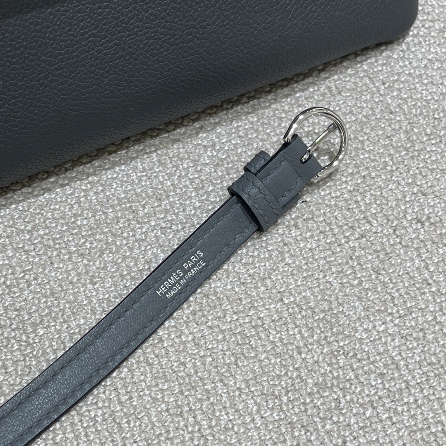 Hermès Model: Kelly 2424 mini Color: Slate Gray with Silver Hardware Dimensions: 21cm x 16cm x 12cm