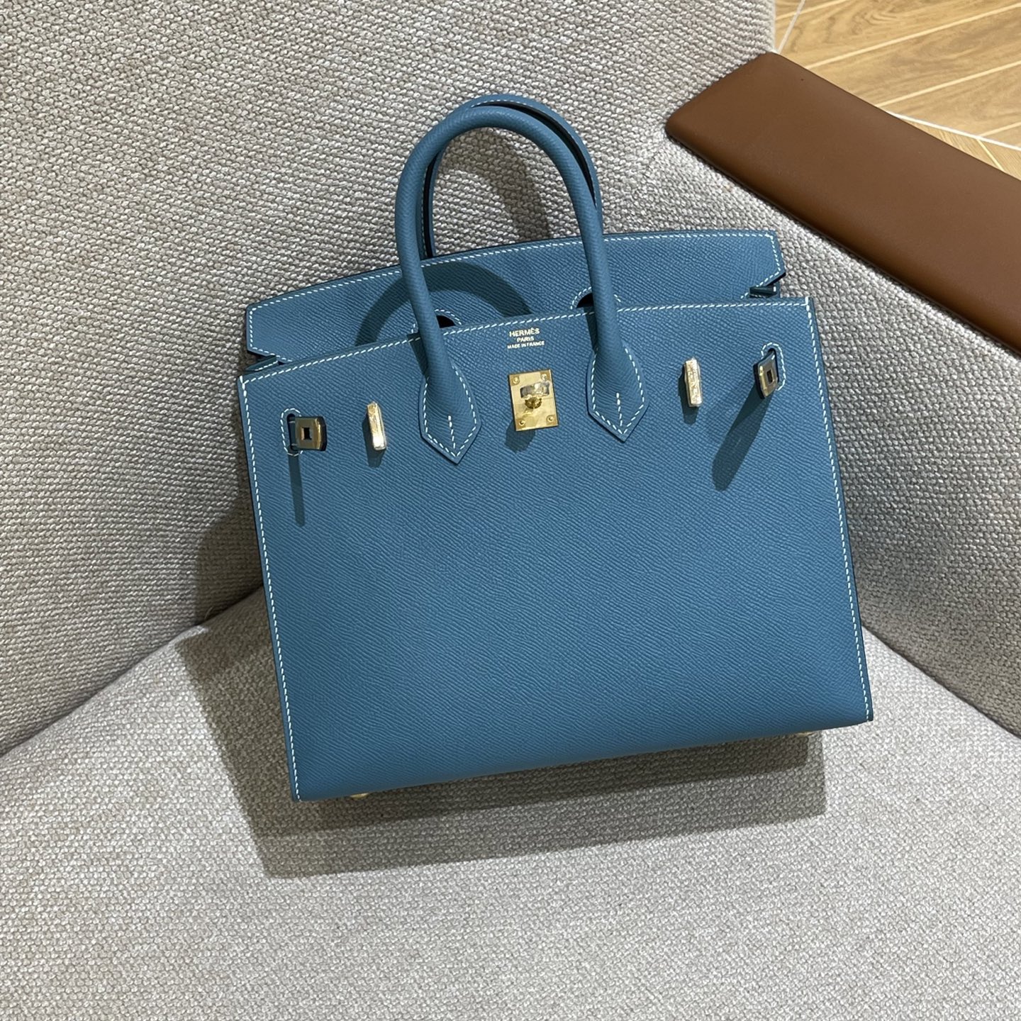 Hermès Model: Birkin 25 Color: Denim Blue with Gold Hardware Dimensions: 25cm x 20cm x 13cm