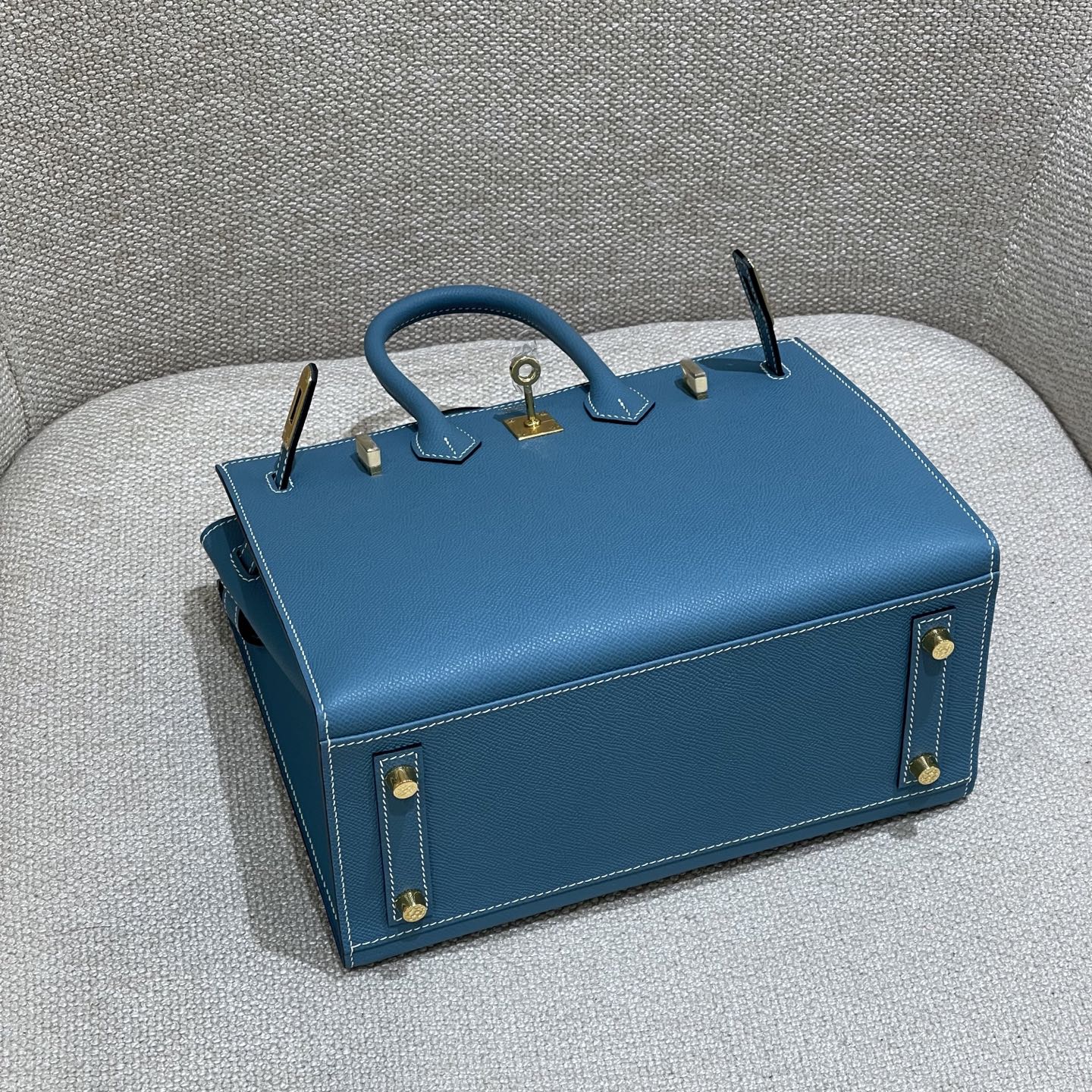 Hermès Model: Birkin 25 Color: Denim Blue with Gold Hardware Dimensions: 25cm x 20cm x 13cm