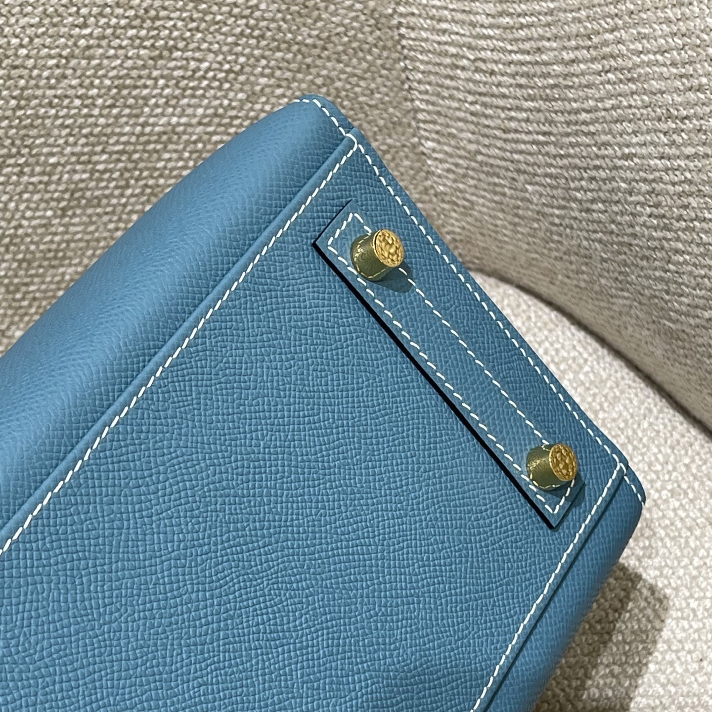 Hermès Model: Birkin 25 Color: Denim Blue with Gold Hardware Dimensions: 25cm x 20cm x 13cm