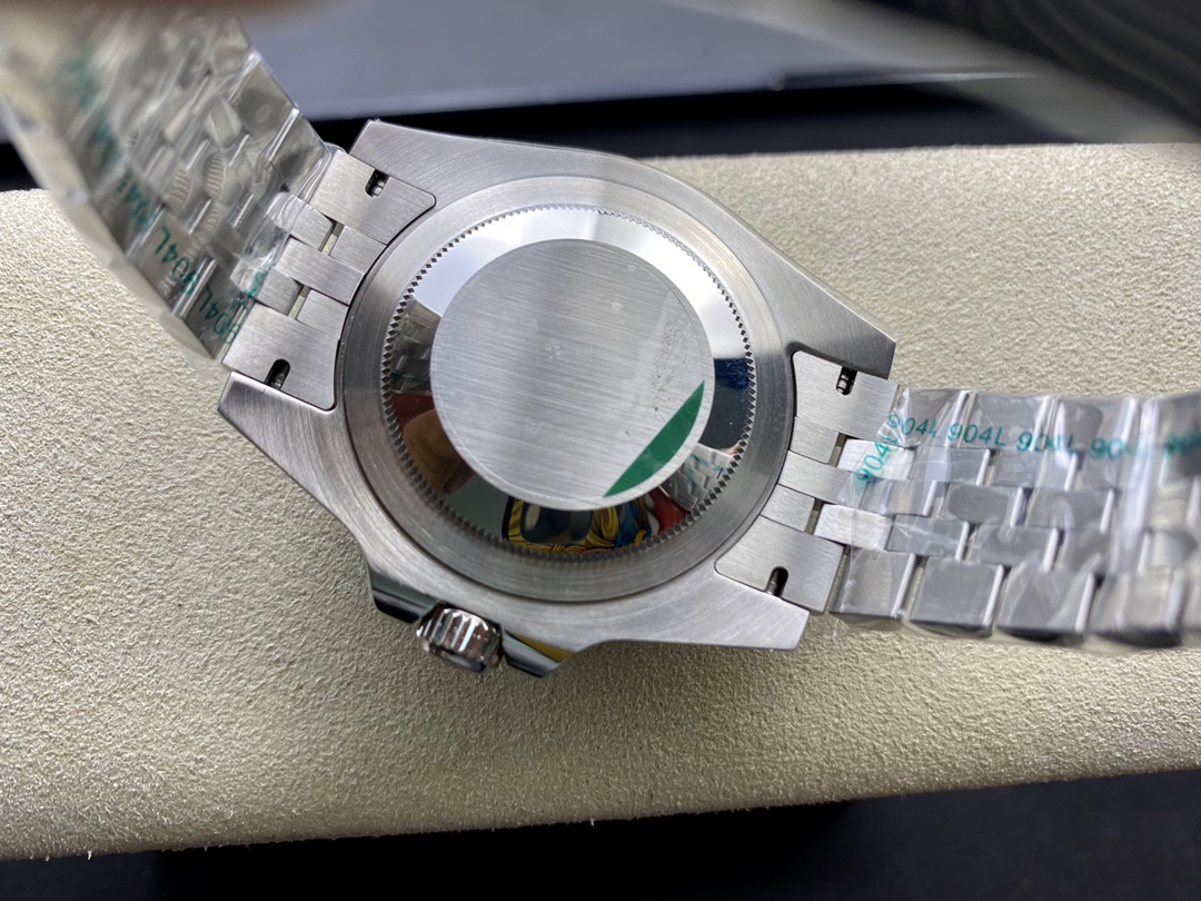 Rolex GMT-Master II Pepsi Bezel 40mm｜13mm Thickness Caliber 3186 Automatic Movement 904L Steel Red & Blue Ceramic Bi-directional Rotating Bezel High-tech Electroplated Font Sapphire Crystal Super Luminous Fold-over Clasp GMT Function