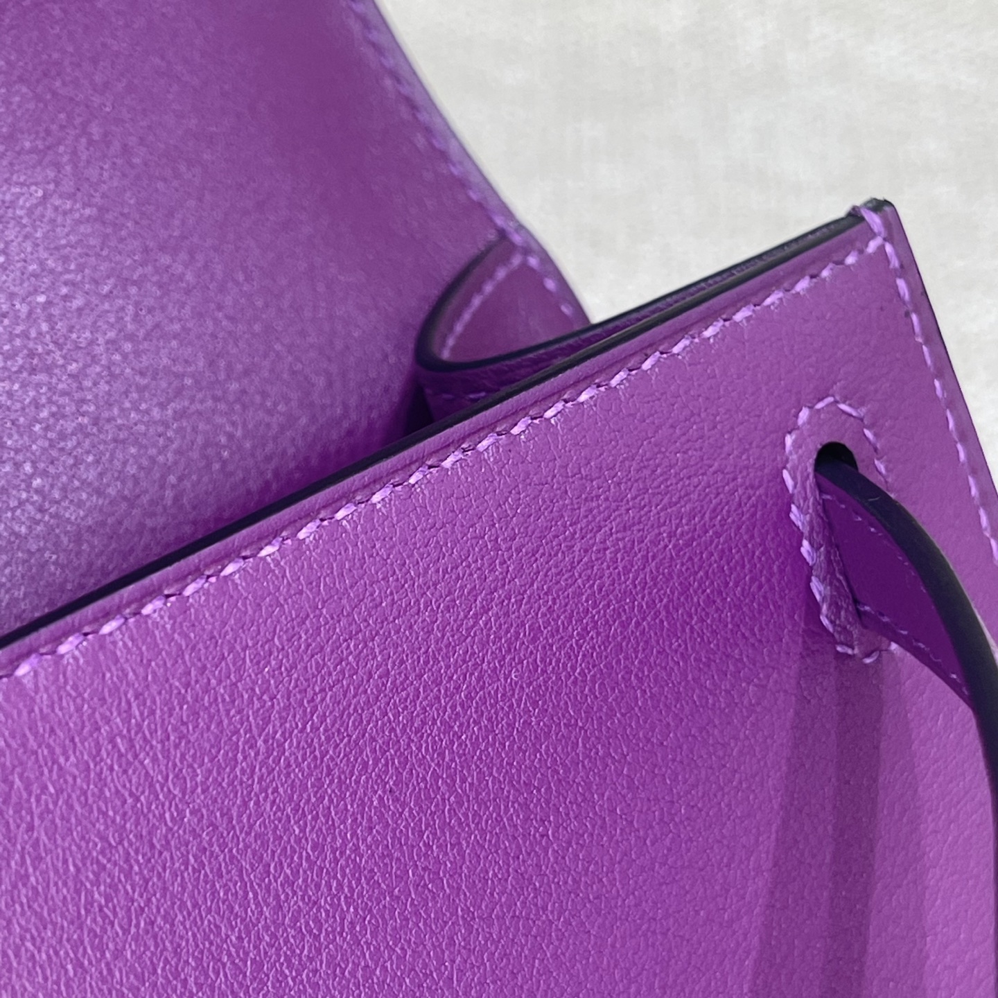 Hermès Model: Kelly Mini First Generation Color: Anemone Purple with Gold Hardware Dimensions: 22cm x 14cm x 7cm