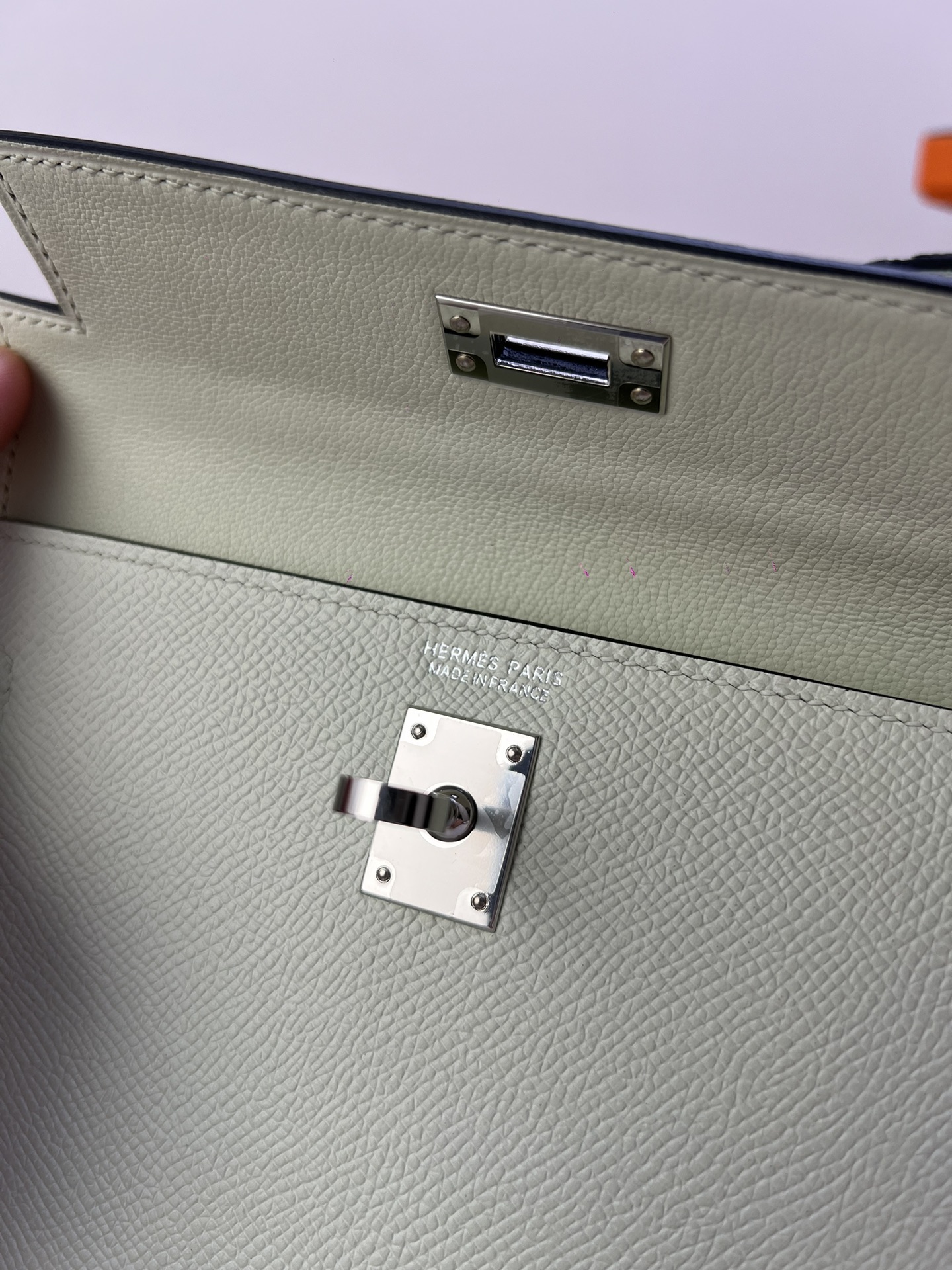 Hermès Model: Double-Faced Kelly Color: Elephant Gray with Silver Buckle Dimensions: 20*11.4*5.58cm 