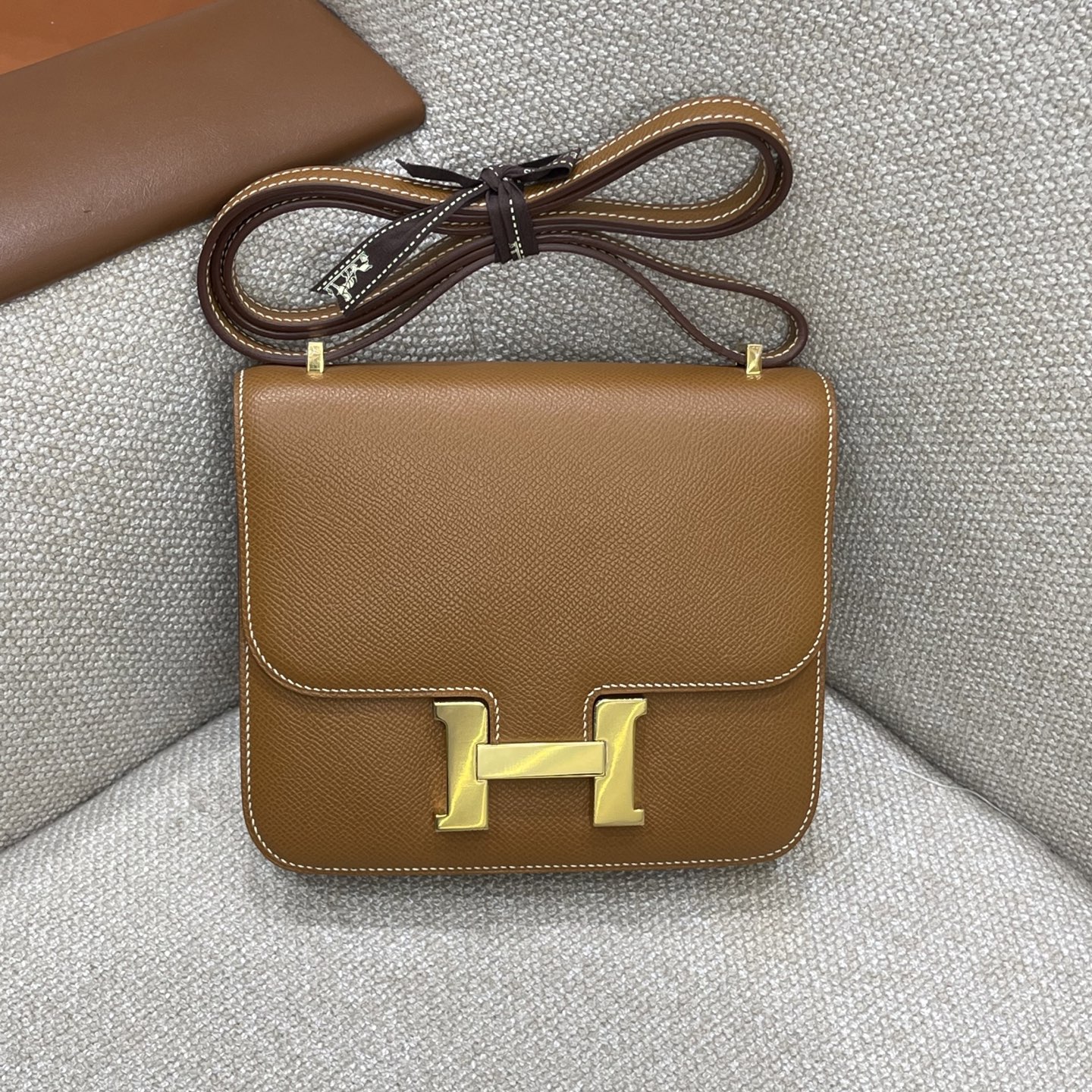 Hermès Model: Constance 19 Color: Golden Brown with Gold Buckle Dimensions: 19cm x 15cm x 4cm