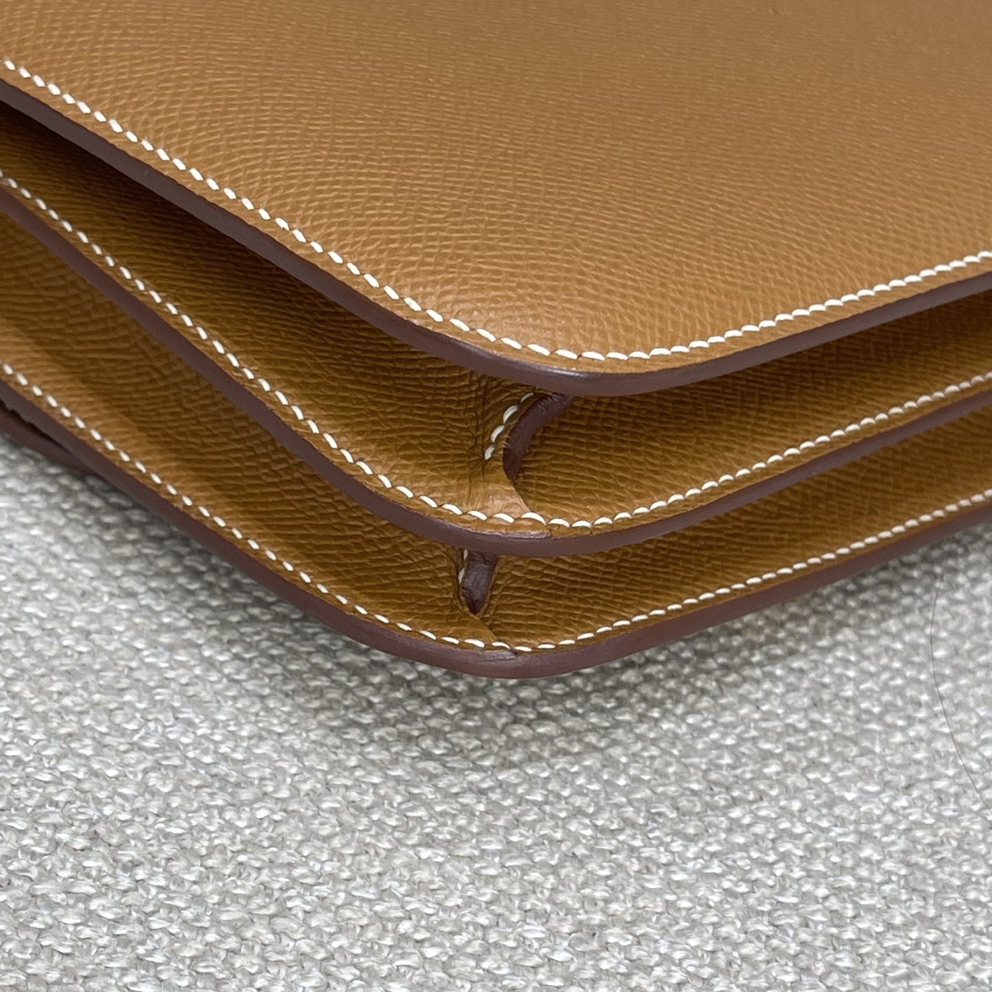 Hermès Model: Constance 19 Color: Golden Brown with Gold Buckle Dimensions: 19cm x 15cm x 4cm