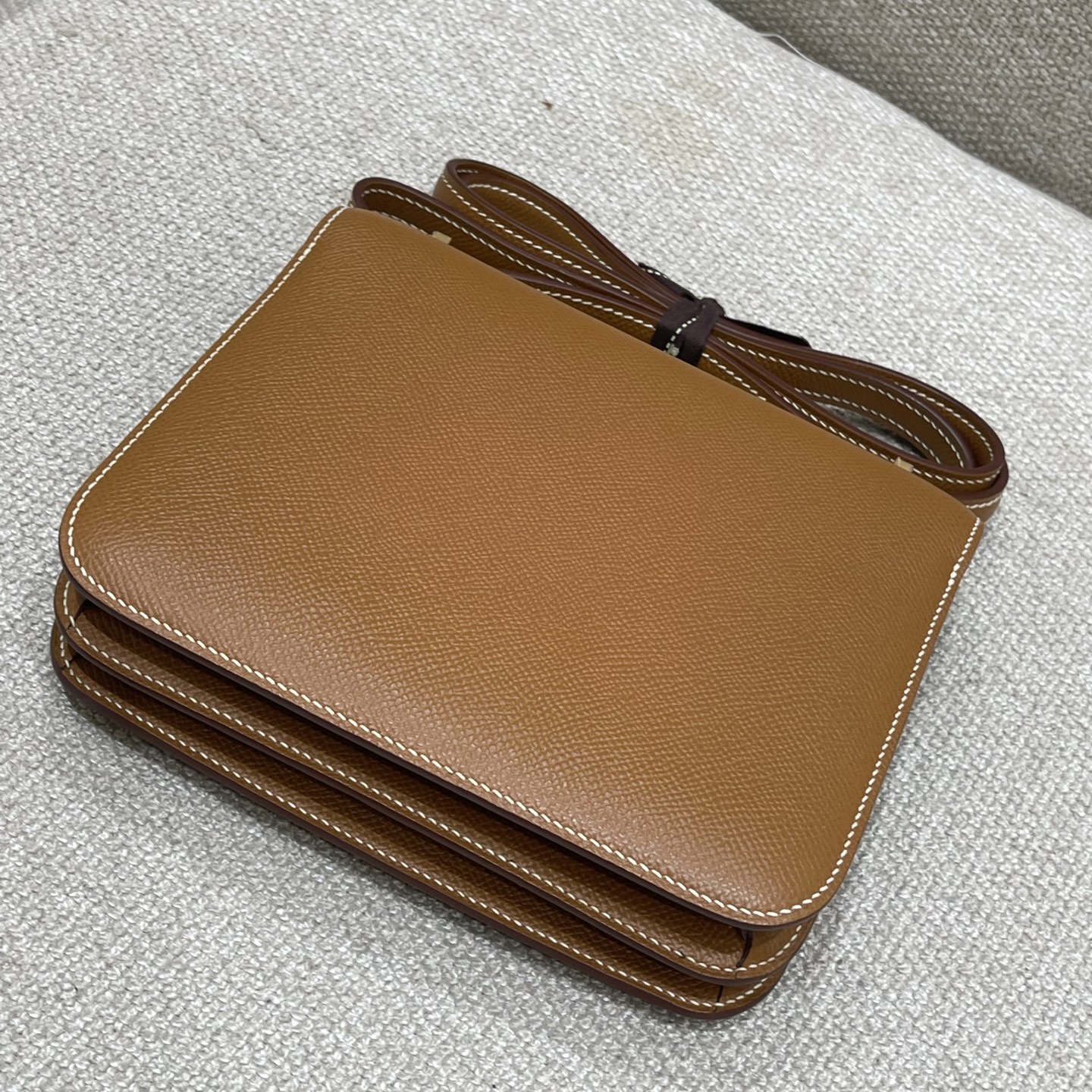 Hermès Model: Constance 19 Color: Golden Brown with Gold Buckle Dimensions: 19cm x 15cm x 4cm