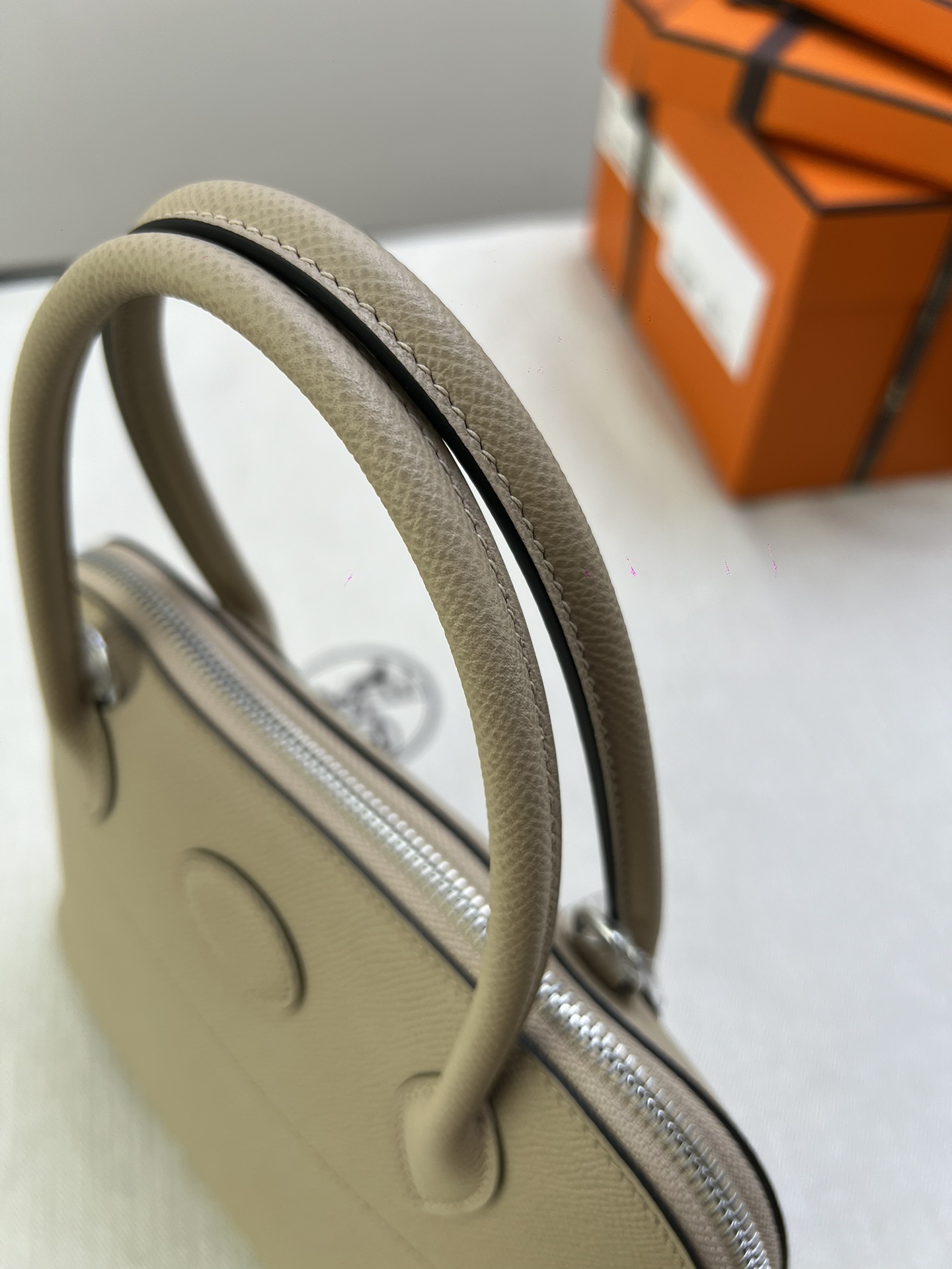 Hermès Model: Bolide 27 Color: Trench Gray Silver Dimensions: 27x20x11cm