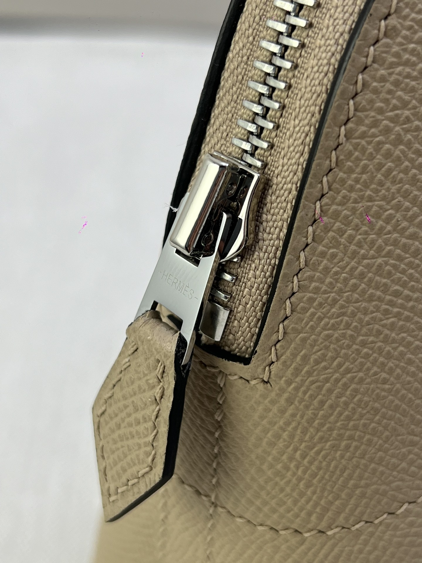 Hermès Model: Bolide 27 Color: Trench Gray Silver Dimensions: 27x20x11cm