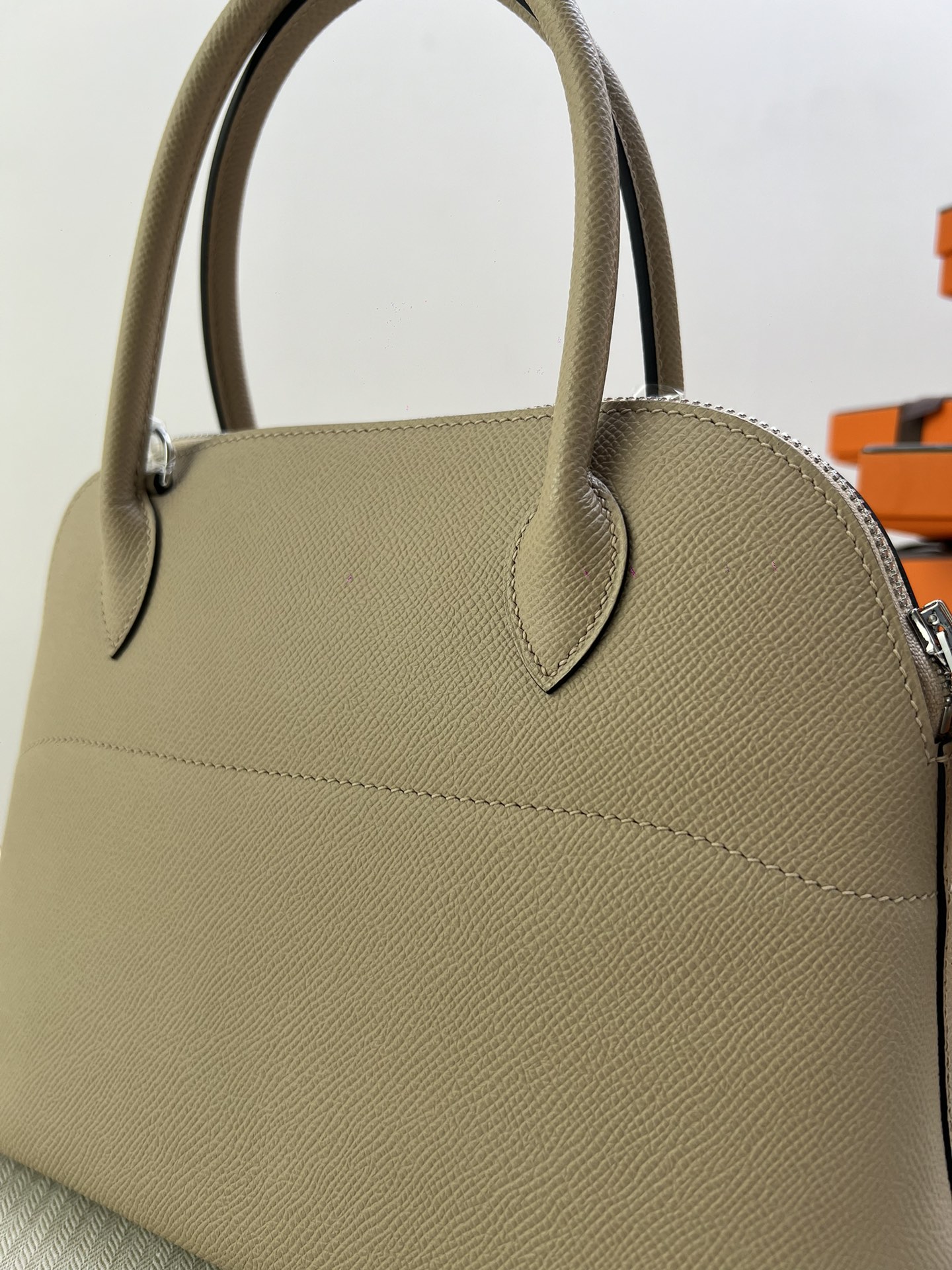 Hermès Model: Bolide 27 Color: Trench Gray Silver Dimensions: 27x20x11cm