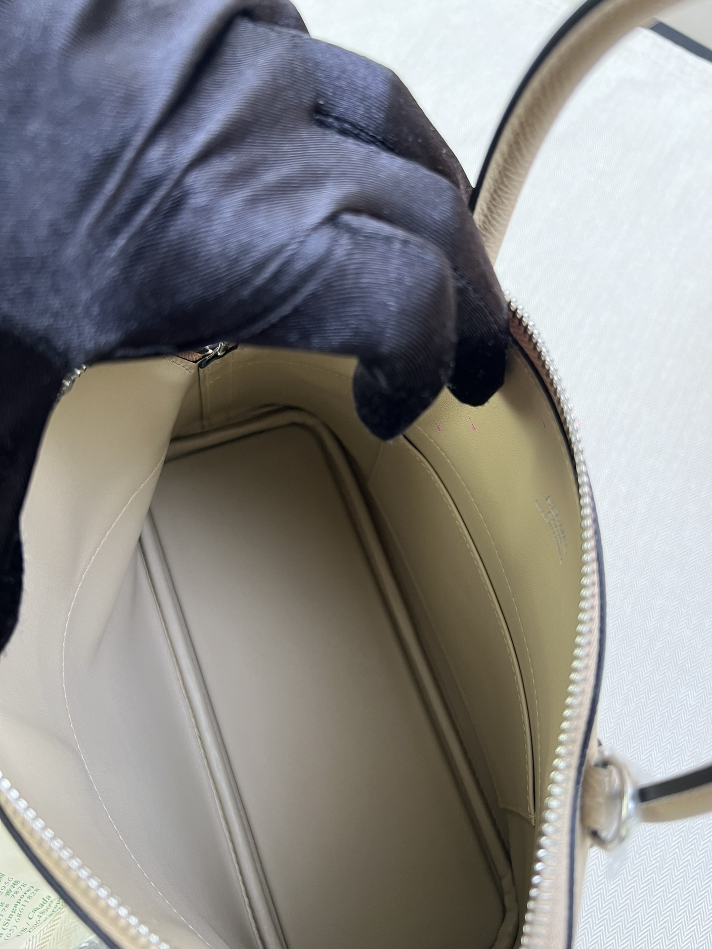 Hermès Model: Bolide 27 Color: Trench Gray Silver Dimensions: 27x20x11cm