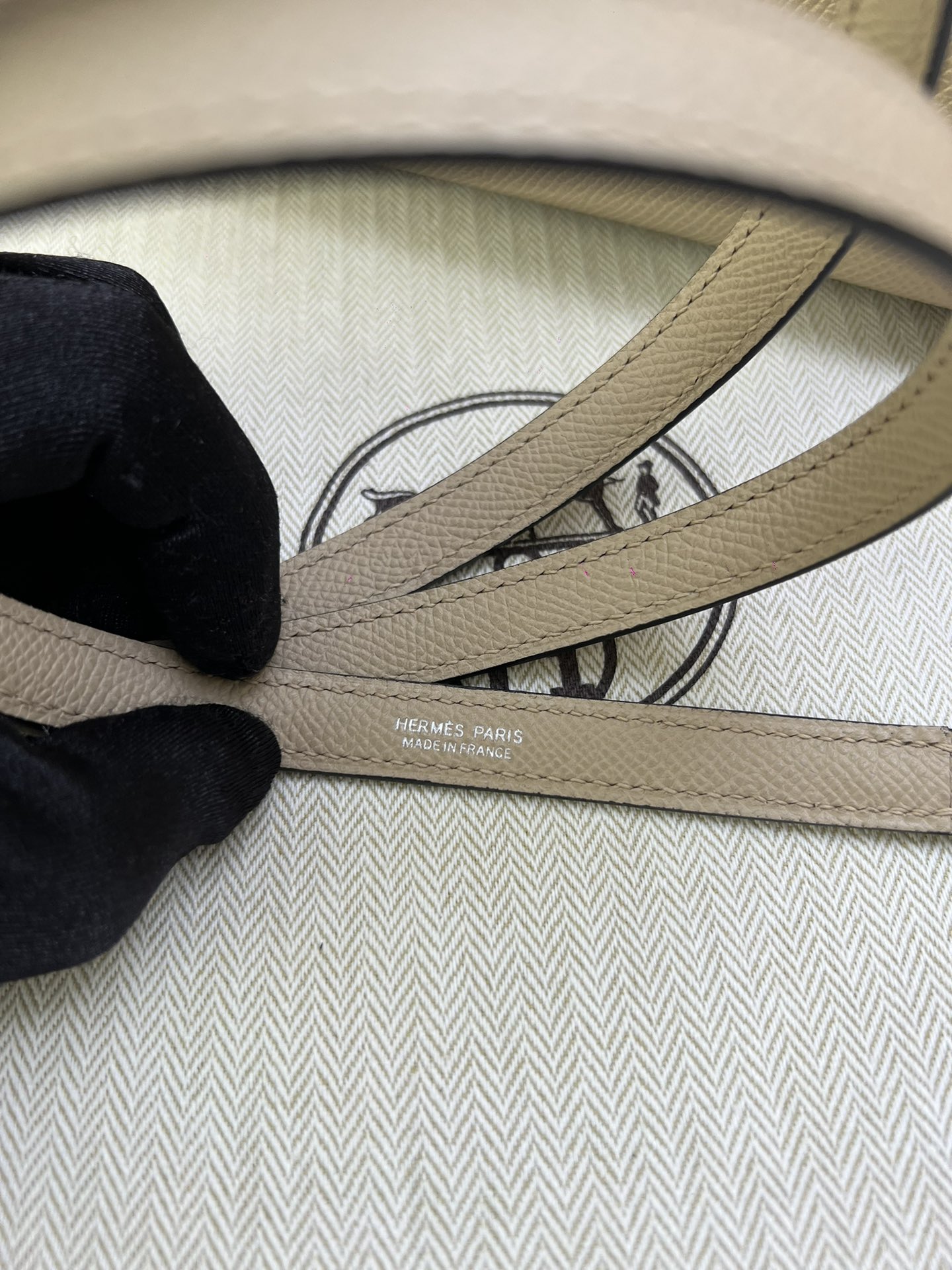 Hermès Model: Bolide 27 Color: Trench Gray Silver Dimensions: 27x20x11cm