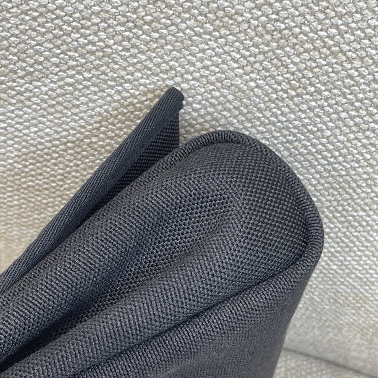 Hermès Model: mini herbag Color: Panda Black with Gold Hardware Dimensions: 20*17*7cm