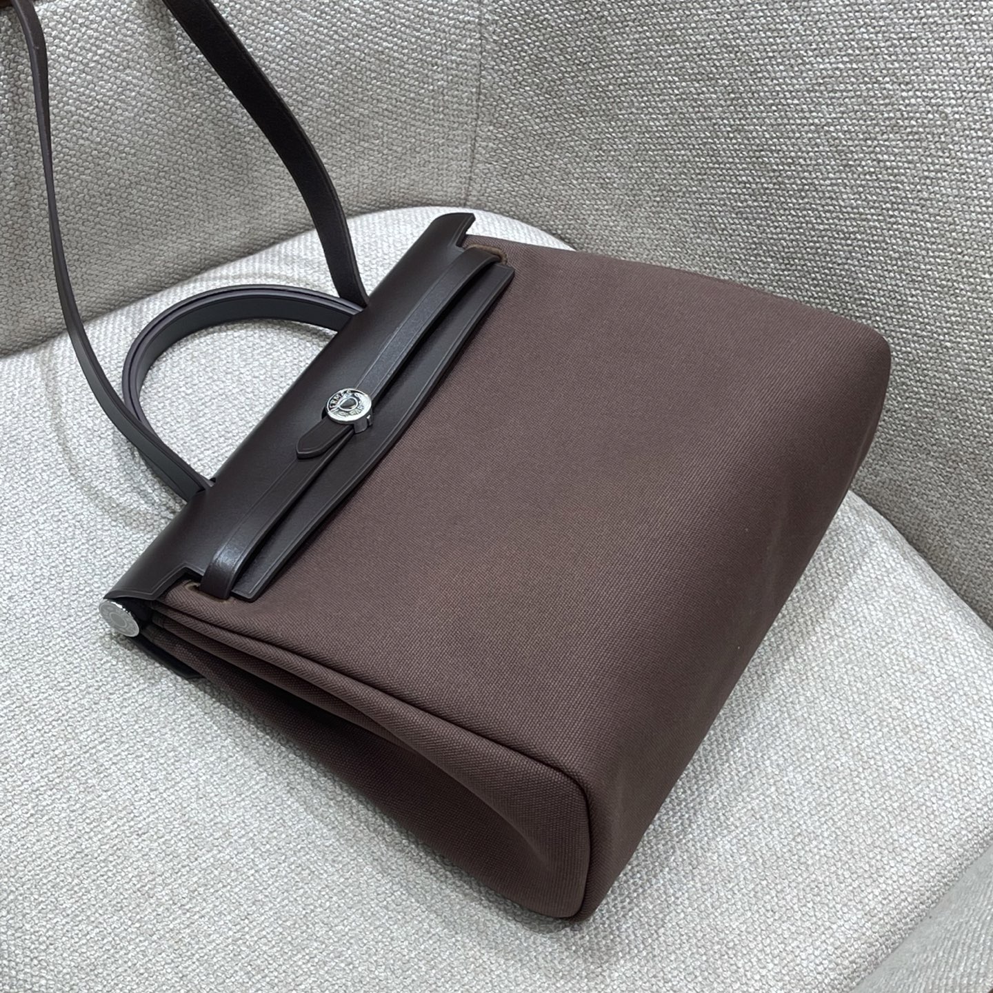 Hermès Model: herbag31 Color: Ebony with silver hardware Dimensions: 31cm x 25cm x 10cm
