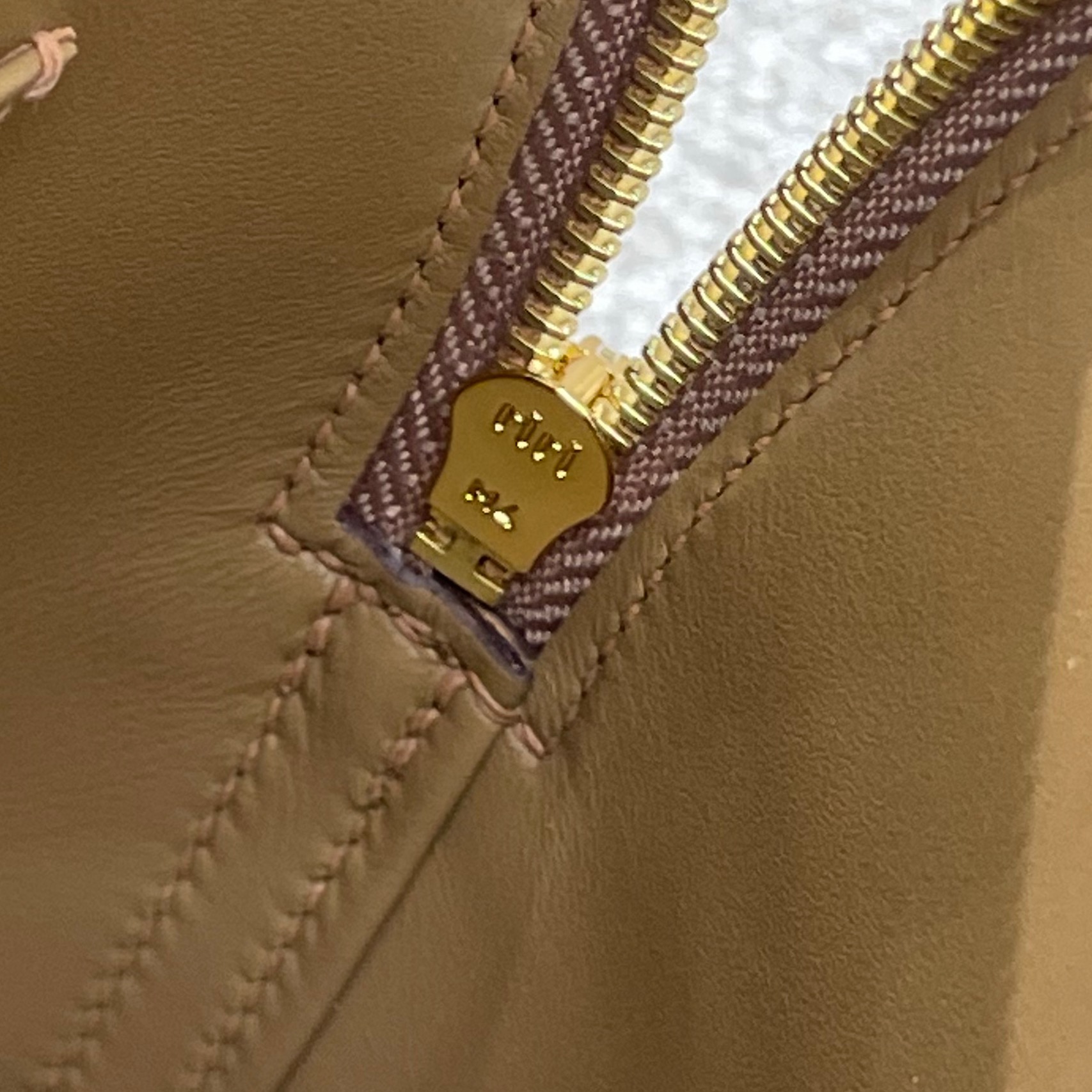 Hermès Model: Mini Bolide Color: Hazel Wood, Gold Dimensions: 18cm x 7cm x 20cm (including handle)