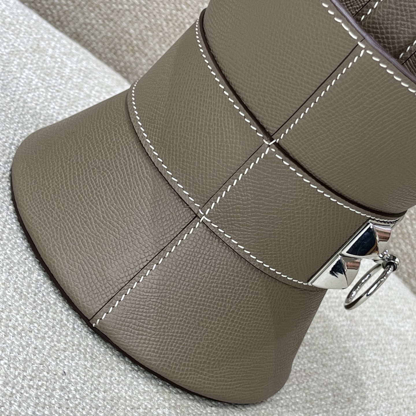 Hermès Model: mini Medor Color: Jaipur Pink with Silver Buckle Dimensions: 14.5cm x 15cm x 14.5cm