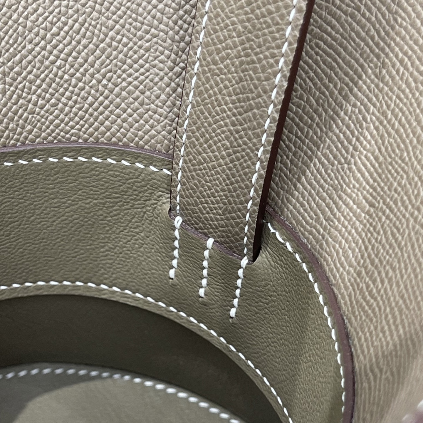 Hermès Model: mini Medor Color: Jaipur Pink with Silver Buckle Dimensions: 14.5cm x 15cm x 14.5cm