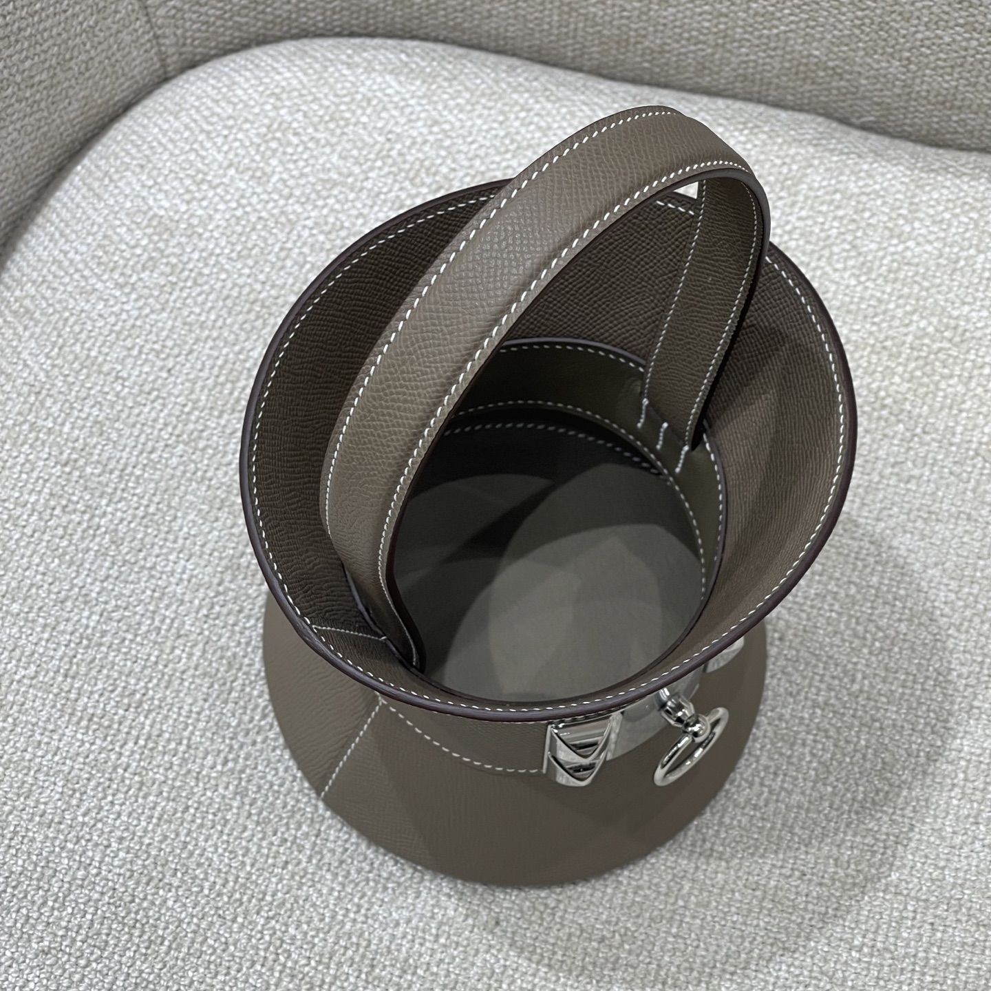 Hermès Model: mini Medor Color: Jaipur Pink with Silver Buckle Dimensions: 14.5cm x 15cm x 14.5cm