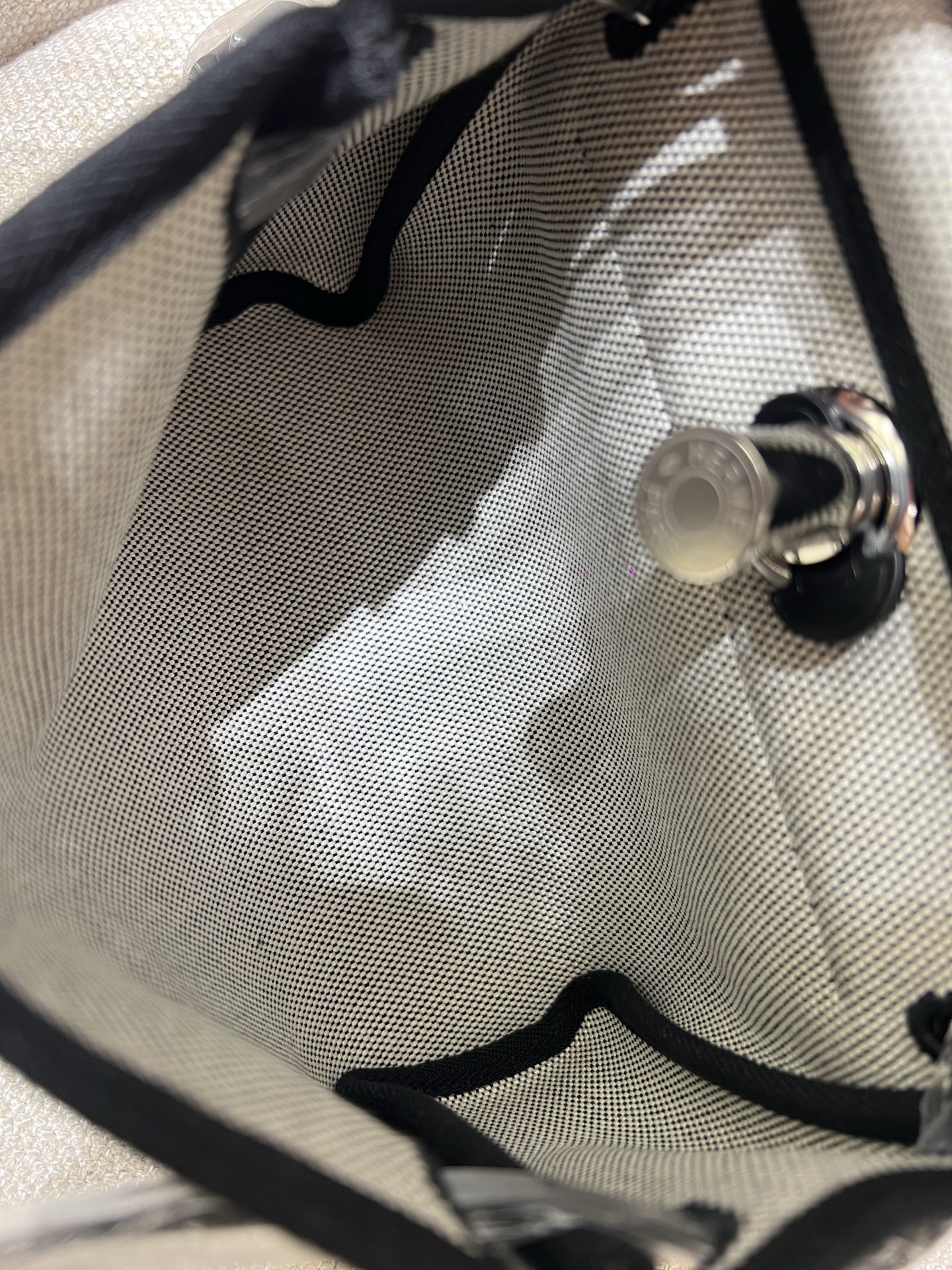 Hermès Model: Mini Herbag Color: Panda Black with Silver Hardware Dimensions: 20*17*7cm