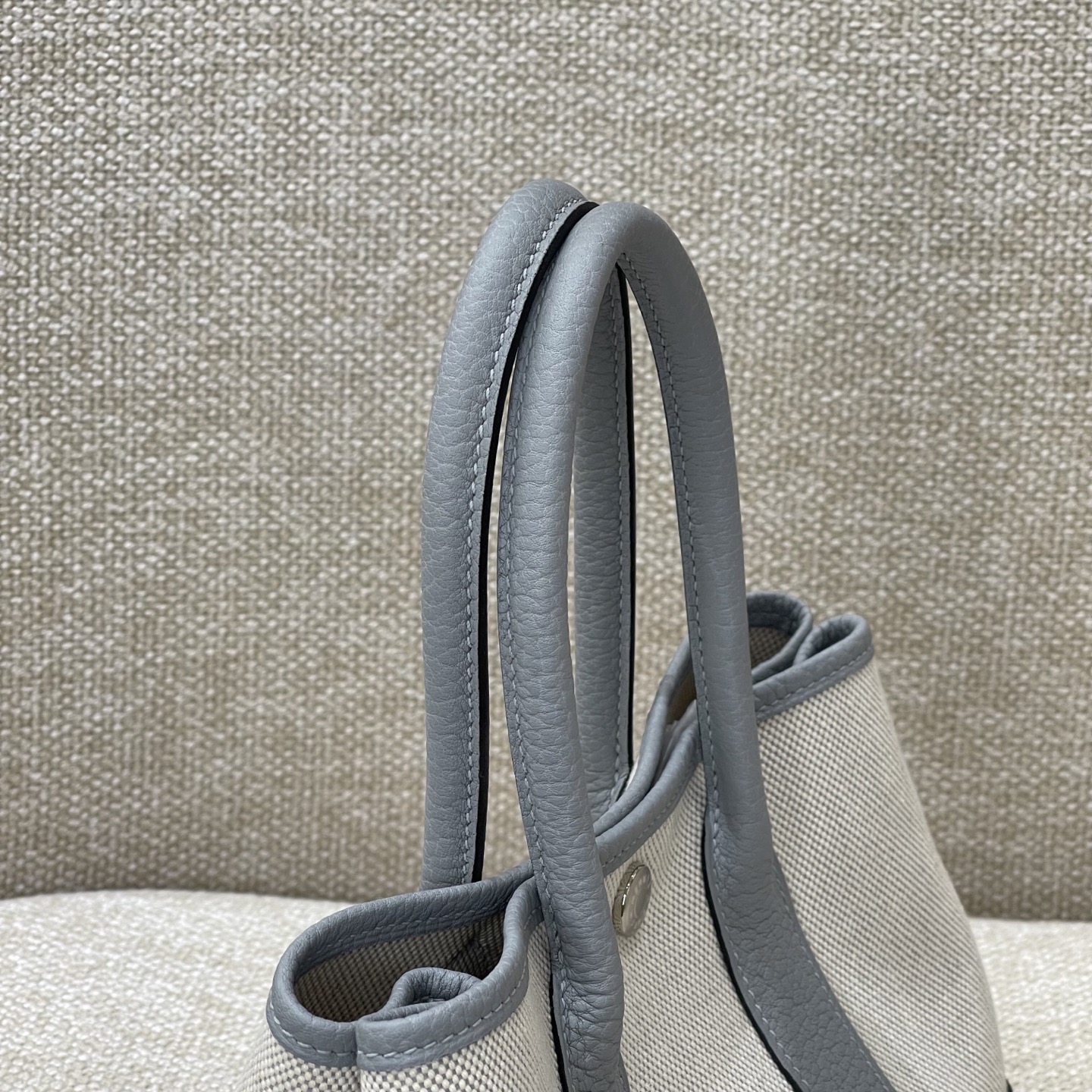 Hermès Model: mini Garden Party Color: Puppet Gray with Silver Hardware Dimensions: 23 x 16 x 10 cm