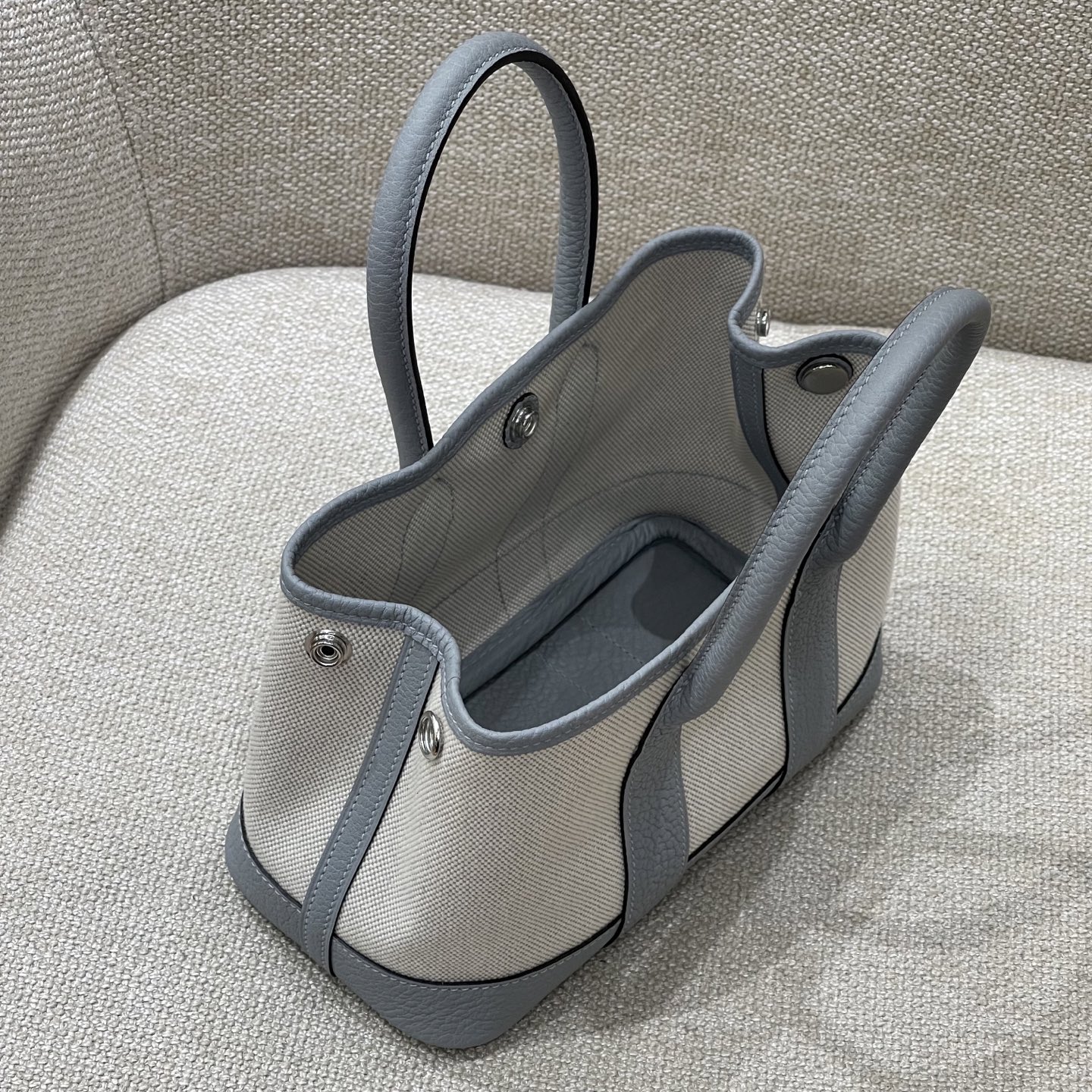 Hermès Model: mini Garden Party Color: Puppet Gray with Silver Hardware Dimensions: 23 x 16 x 10 cm