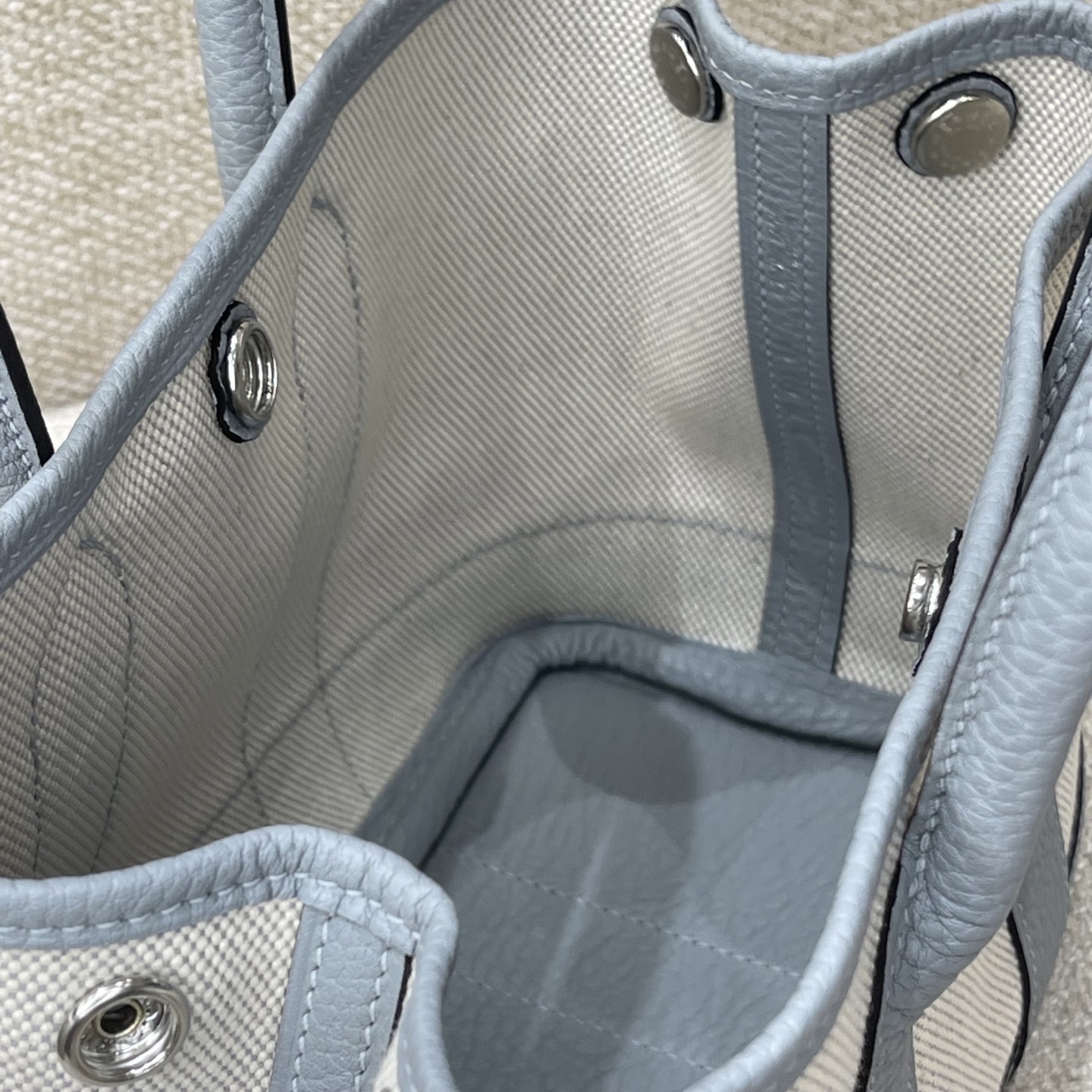 Hermès Model: mini Garden Party Color: Puppet Gray with Silver Hardware Dimensions: 23 x 16 x 10 cm