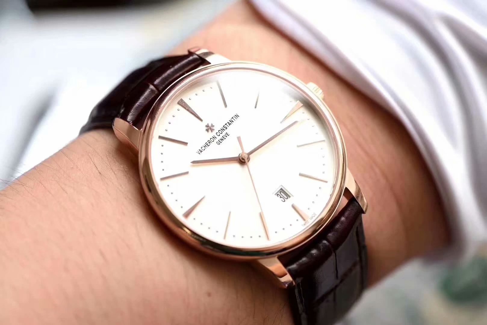 Vacheron Constantin Traditionnelle Collection 81530 40mm×9mm｜Caliber 9015 Modified to 2450 Movement 18K Gold Plated Rotor Double-sided Sapphire Crystal (Anti-reflective Coating) Double-layer Italian Calfskin Strap Maltese Cross Buckle Sealed Case Back/Sap