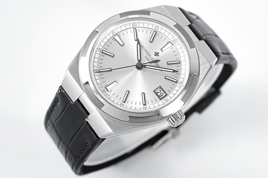 Vacheron Constantin Overseas Collection 41mm｜8F Production Stainless Steel Case Sapphire Crystal Crystal/Case Back Caliber 5100 Automatic Movement (28,800 Vibrations per Hour) Stainless Steel Buckle 150m Water Resistance Interchangeable Strap System (Stee