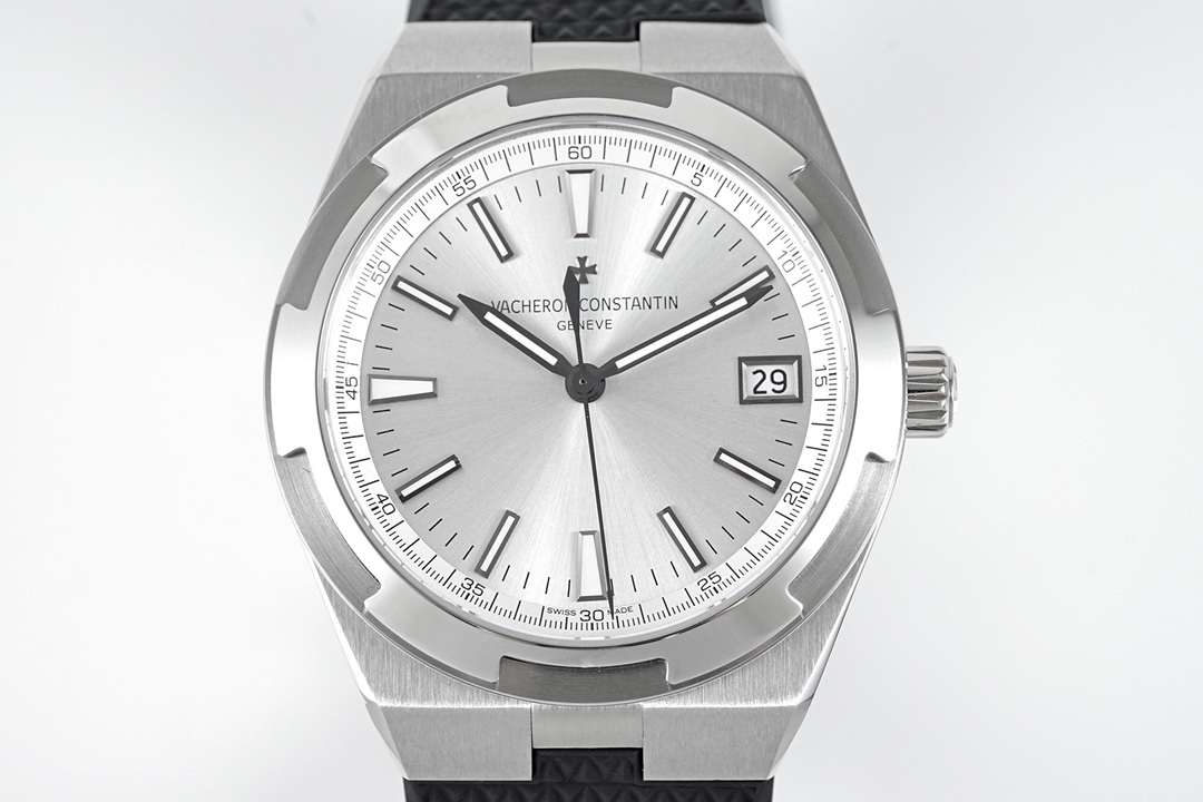 Vacheron Constantin Overseas Collection 41mm｜8F Production Stainless Steel Case Sapphire Crystal Crystal/Case Back Caliber 5100 Automatic Movement (28,800 Vibrations per Hour) Stainless Steel Buckle 150m Water Resistance Interchangeable Strap System (Stee