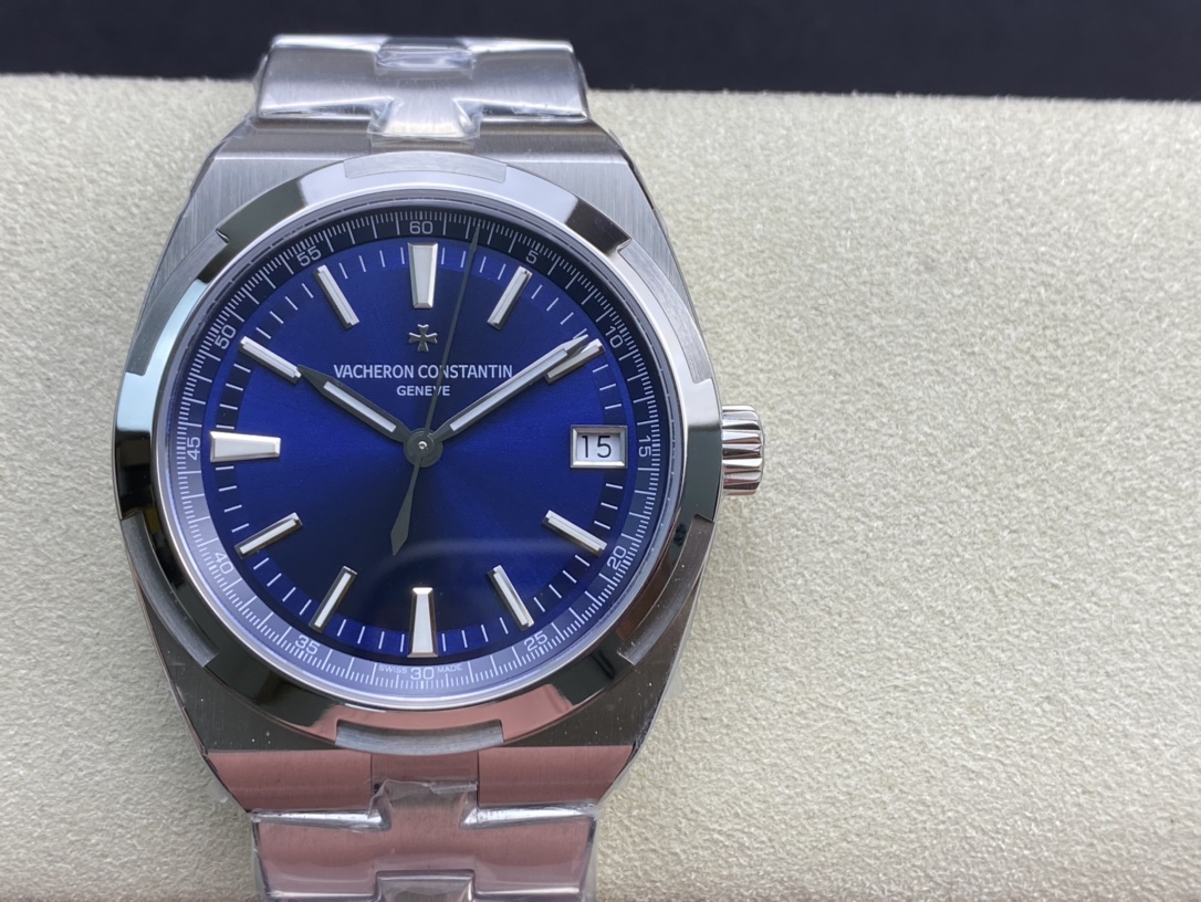 Vacheron Constantin Overseas Collection 41mm｜8F Upgrade V3 Version Stainless Steel Case Sapphire Crystal (Dial & Case Back) Caliber 5100 Automatic Movement (28,800 Vibrations per Hour) Stainless Steel Buckle 150m Water Resistance Interchangeable Strap Sys