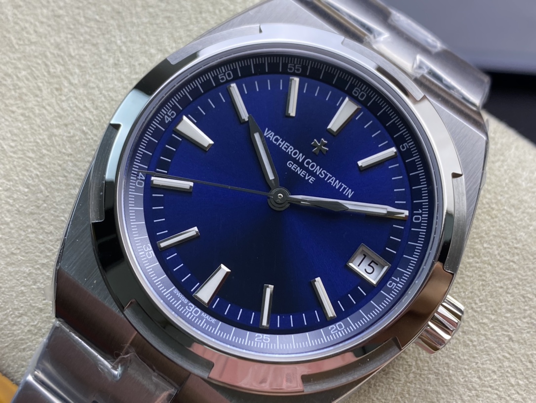 Vacheron Constantin Overseas Collection 41mm｜8F Upgrade V3 Version Stainless Steel Case Sapphire Crystal (Dial & Case Back) Caliber 5100 Automatic Movement (28,800 Vibrations per Hour) Stainless Steel Buckle 150m Water Resistance Interchangeable Strap Sys